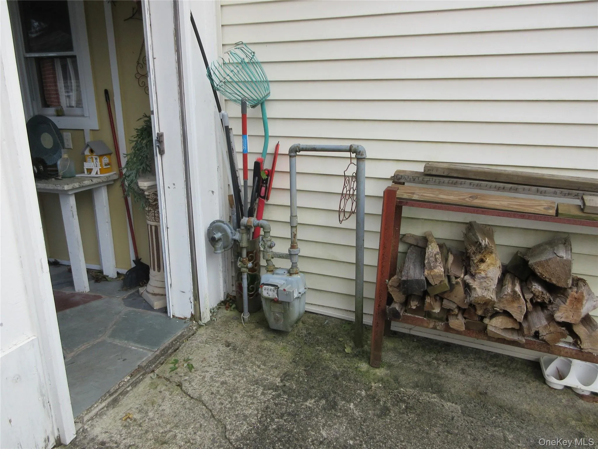 51 Overhill Road, Middletown, NY, 3 Bedrooms Bedrooms, 7 Rooms Rooms,1 BathroomBathrooms,Residential,For Rent,Overhill,0,1057947 51 Overhill Road, Middletown, NY, 3 Bedrooms Bedrooms, 7 Rooms Rooms,1 BathroomBathrooms,Residential,For Rent,Overhill,0,1057947