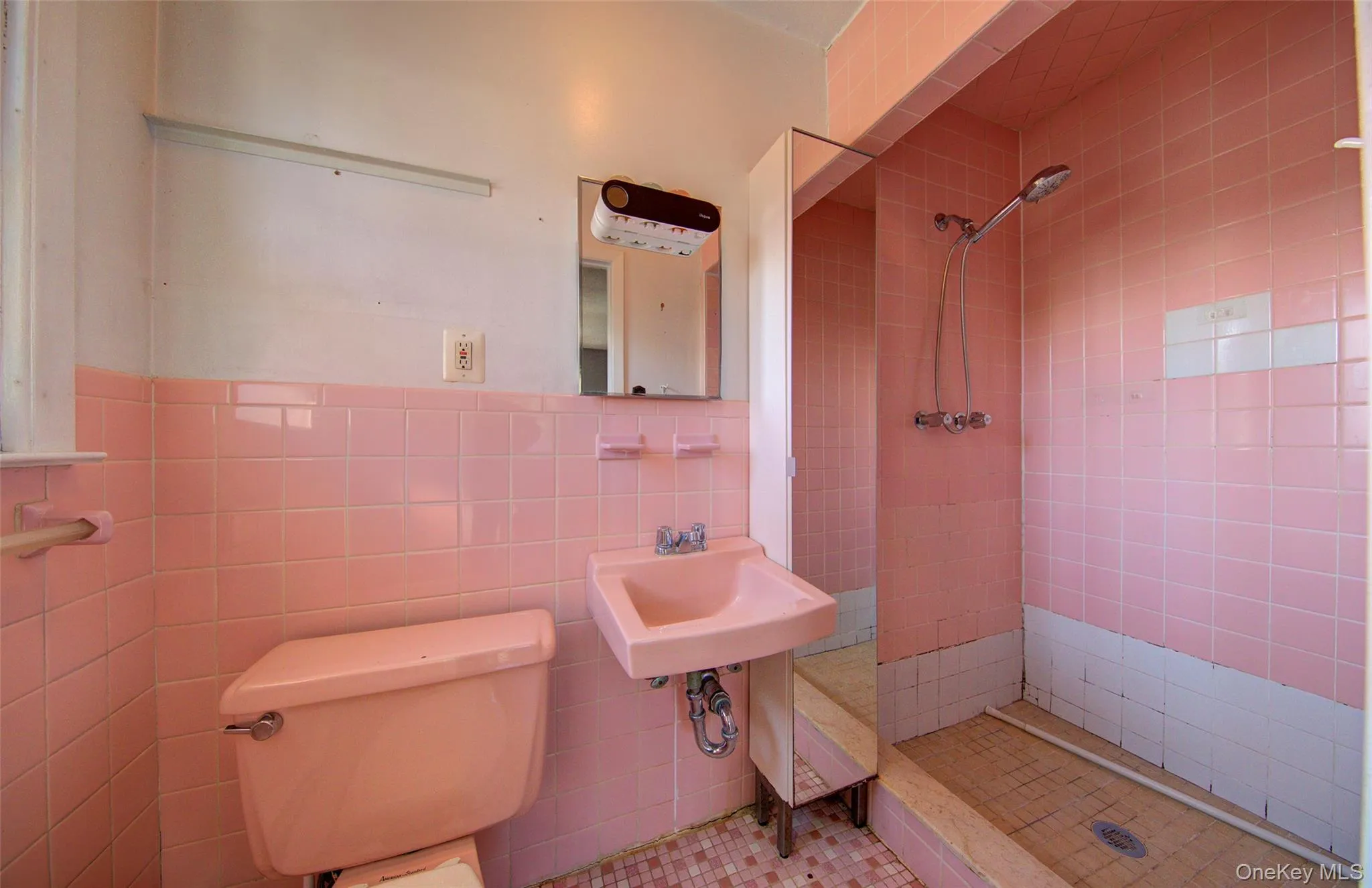 870 Garfield Street, Hempstead, NY, 3 Bedroom Bedrooms, 6 Room Rooms,2 BathroomBathrooms,Residential Lease,For Rent,Garfield,0,1057976 870 Garfield Street, Hempstead, NY, 3 Bedroom Bedrooms, 6 Room Rooms,2 BathroomBathrooms,Residential Lease,For Rent,Garfield,0,1057976