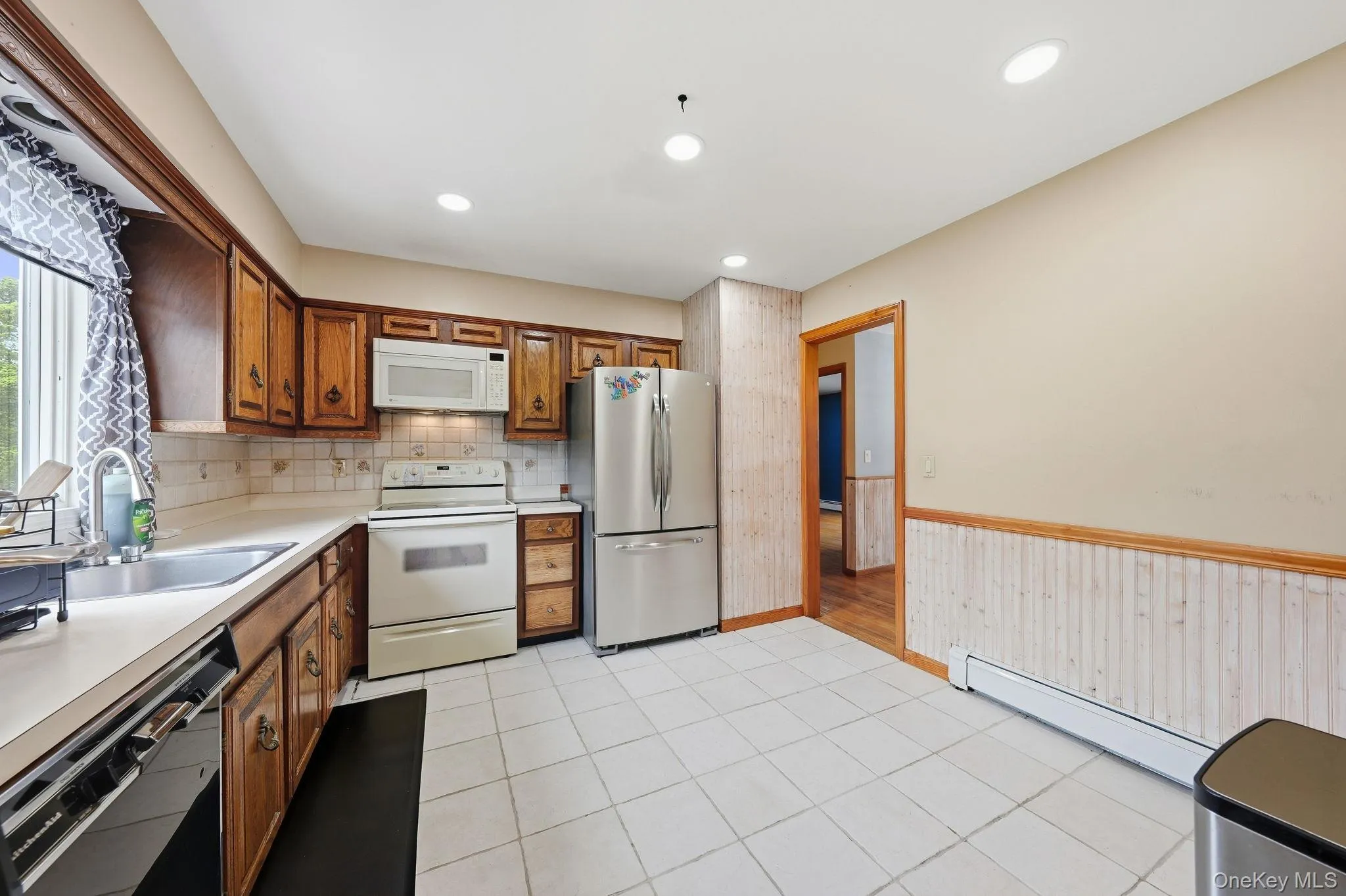 295 Depot Road, Huntington, NY, 3 Bedrooms Bedrooms, 7 Rooms Rooms,2 BathroomsBathrooms,Residential,For Rent,Depot,0,1057978 295 Depot Road, Huntington, NY, 3 Bedrooms Bedrooms, 7 Rooms Rooms,2 BathroomsBathrooms,Residential,For Rent,Depot,0,1057978