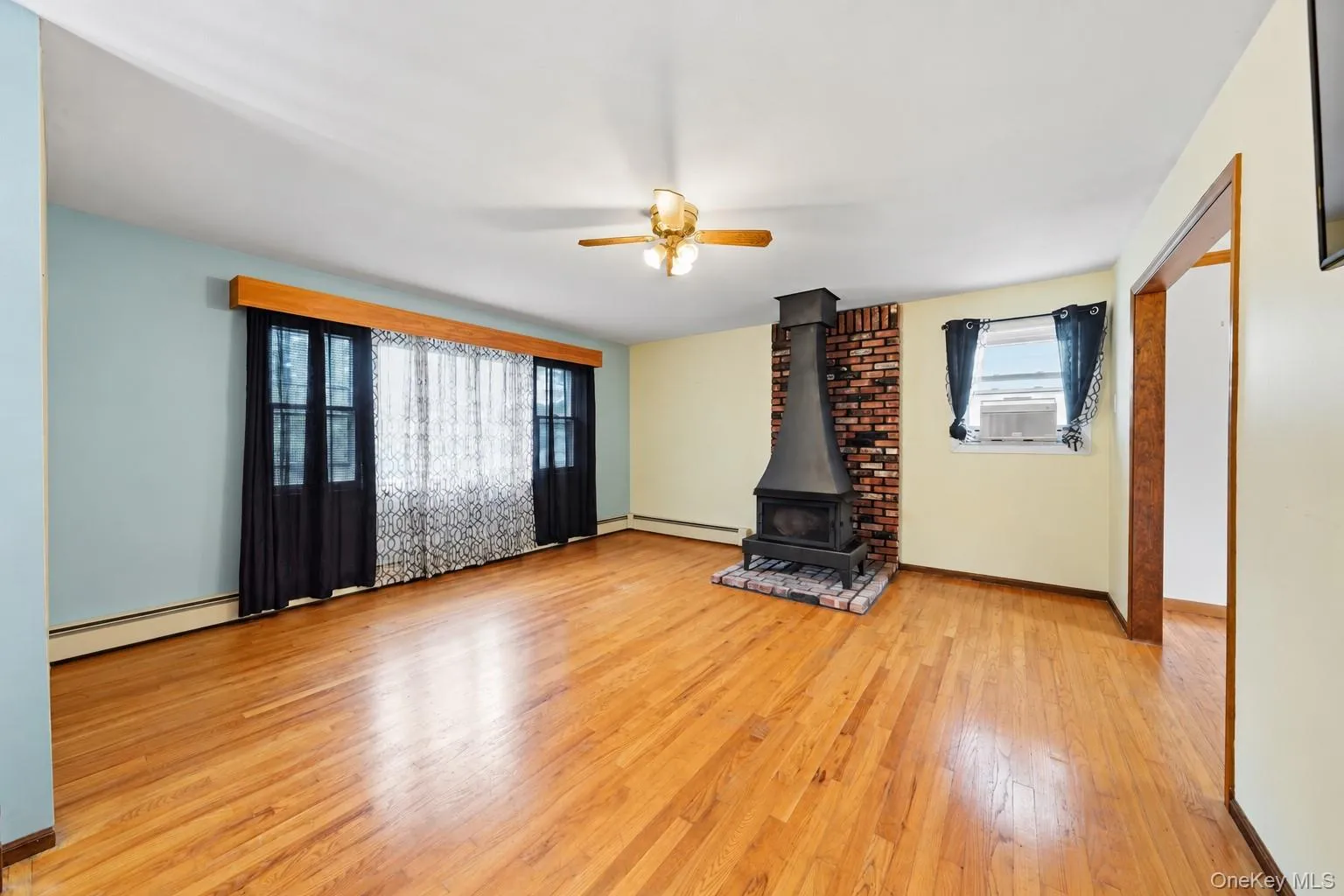 295 Depot Road, Huntington, NY, 3 Bedrooms Bedrooms, 7 Rooms Rooms,2 BathroomsBathrooms,Residential,For Rent,Depot,0,1057978 295 Depot Road, Huntington, NY, 3 Bedrooms Bedrooms, 7 Rooms Rooms,2 BathroomsBathrooms,Residential,For Rent,Depot,0,1057978