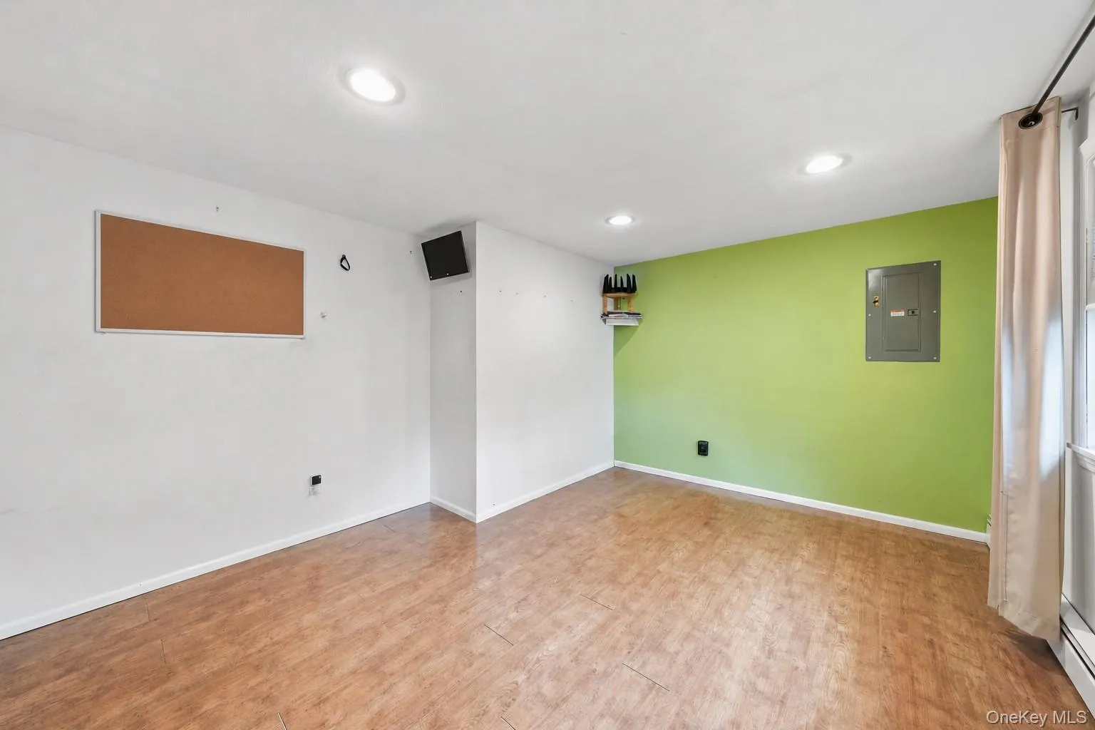 295 Depot Road, Huntington, NY, 3 Bedrooms Bedrooms, 7 Rooms Rooms,2 BathroomsBathrooms,Residential,For Rent,Depot,0,1057978 295 Depot Road, Huntington, NY, 3 Bedrooms Bedrooms, 7 Rooms Rooms,2 BathroomsBathrooms,Residential,For Rent,Depot,0,1057978