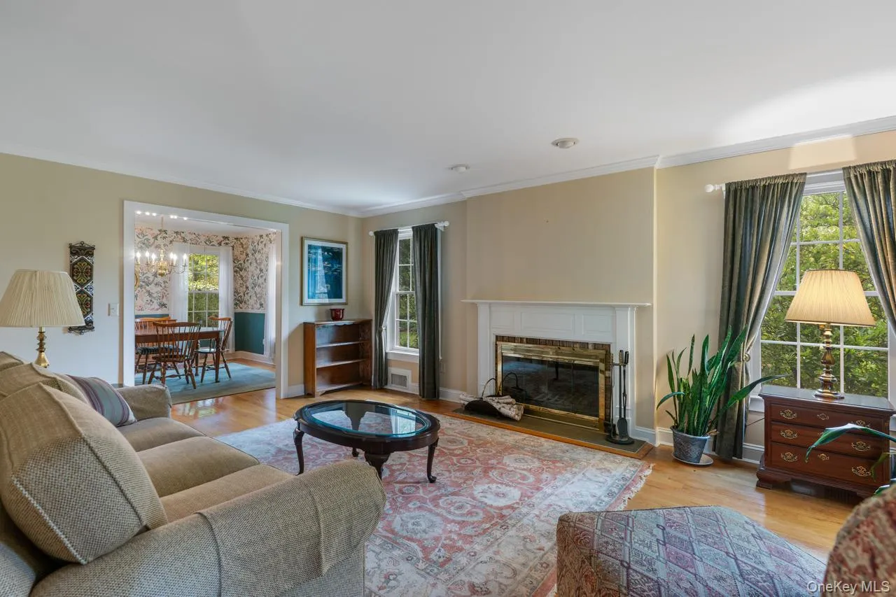 Spacious, light and bright living room with wood-burning fireplace Spacious, light and bright living room with wood-burning fireplace