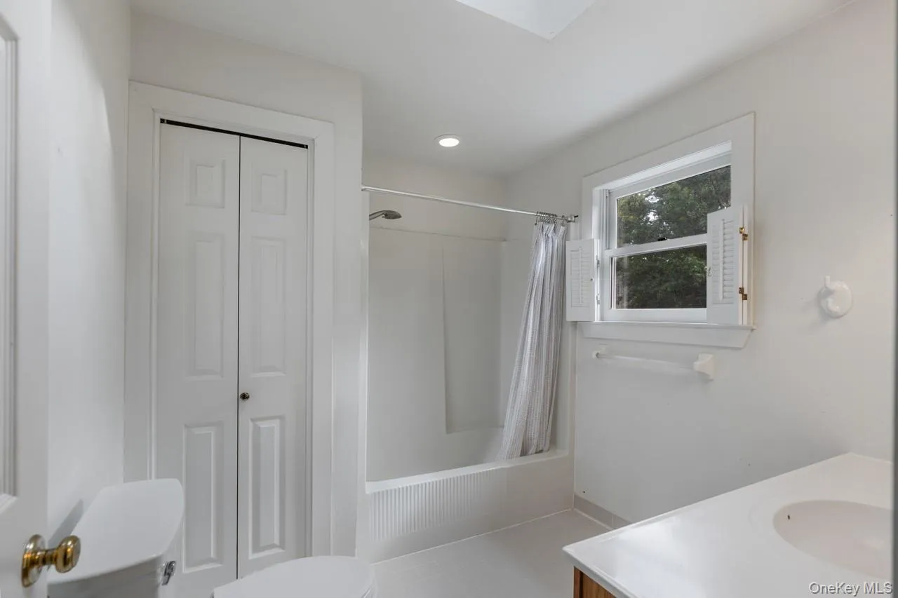 122 State Route 208, New Paltz, NY, 4 Bedrooms Bedrooms, 8 Rooms Rooms,2 BathroomsBathrooms,Residential,For Rent,State Route 208,0,1057984 122 State Route 208, New Paltz, NY, 4 Bedrooms Bedrooms, 8 Rooms Rooms,2 BathroomsBathrooms,Residential,For Rent,State Route 208,0,1057984