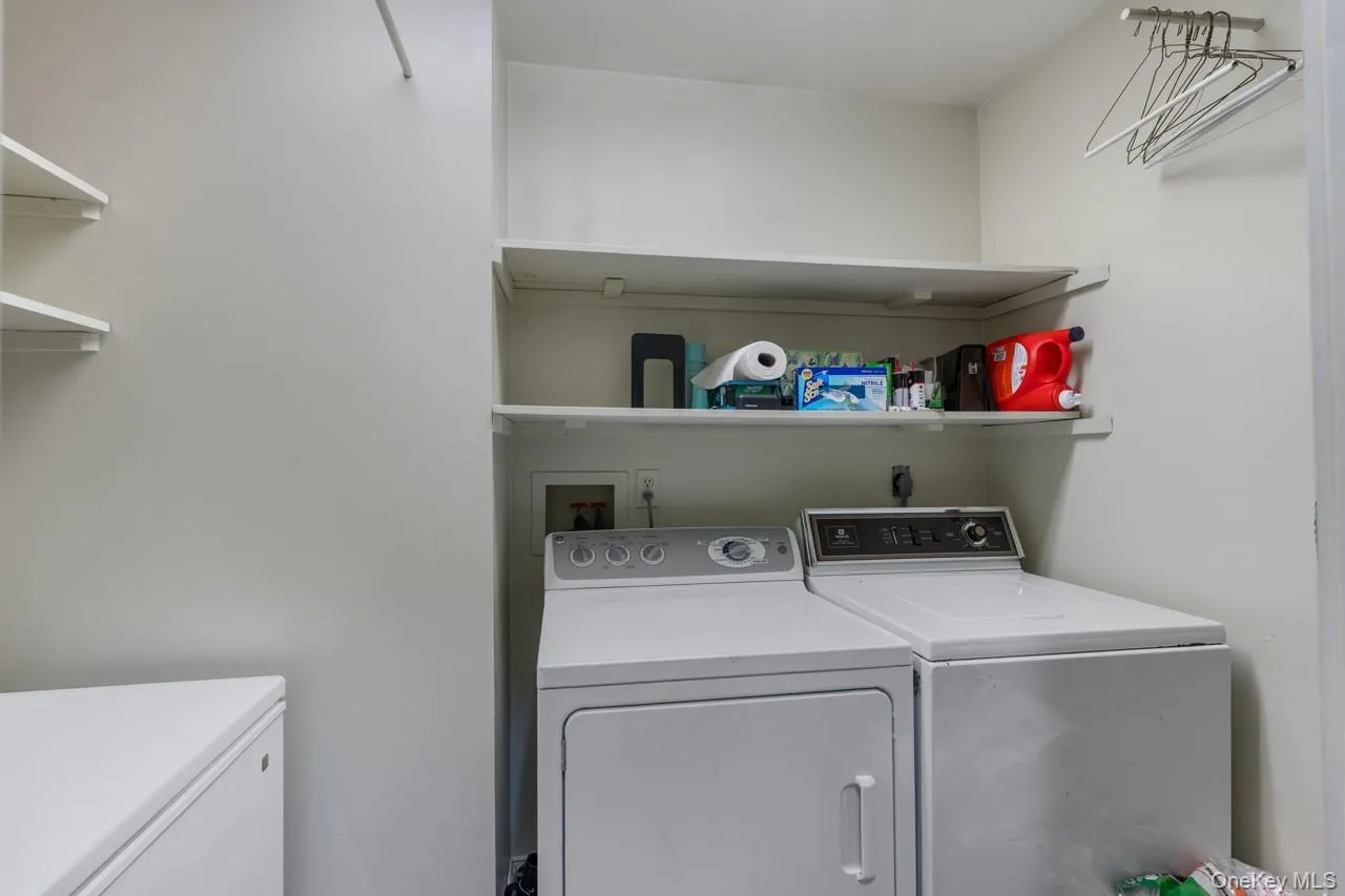 Washer, dryer and freezer chest stay! Washer, dryer and freezer chest stay!