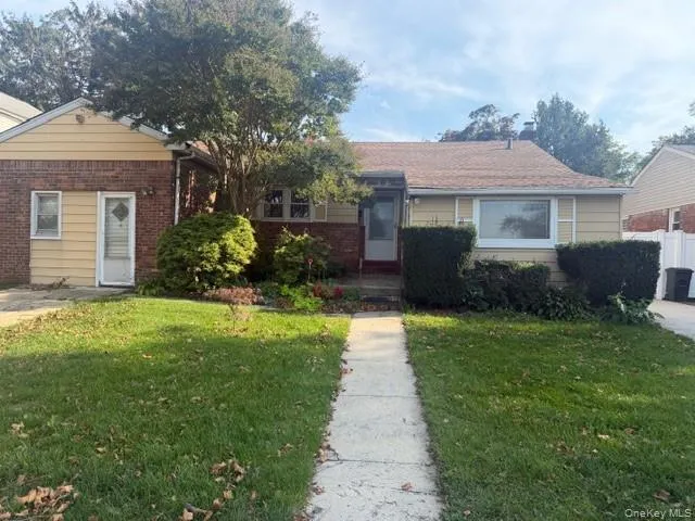 1503 Peninsula Boulevard, Hempstead, NY, 3 Bedroom Bedrooms, 6 Room Rooms,1 BathroomBathrooms,Residential Lease,For Rent,Peninsula,0,1057995 1503 Peninsula Boulevard, Hempstead, NY, 3 Bedroom Bedrooms, 6 Room Rooms,1 BathroomBathrooms,Residential Lease,For Rent,Peninsula,0,1057995