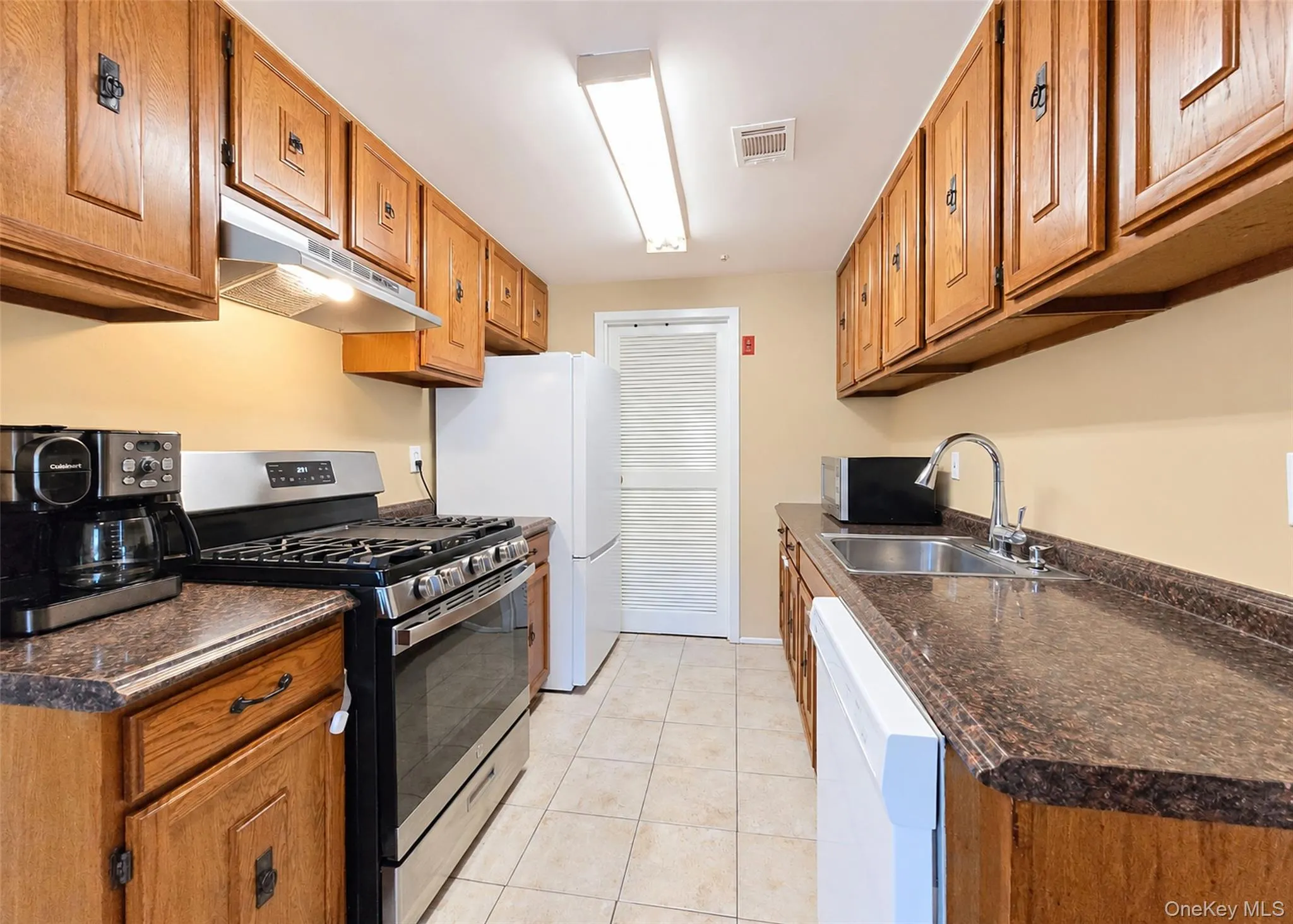 305 Brettonwoods Drive, Brookhaven, NY, 1 Bedroom Bedrooms, 4 Rooms Rooms,1 BathroomBathrooms,Residential,For Rent,Brettonwoods,0,1058001 305 Brettonwoods Drive, Brookhaven, NY, 1 Bedroom Bedrooms, 4 Rooms Rooms,1 BathroomBathrooms,Residential,For Rent,Brettonwoods,0,1058001