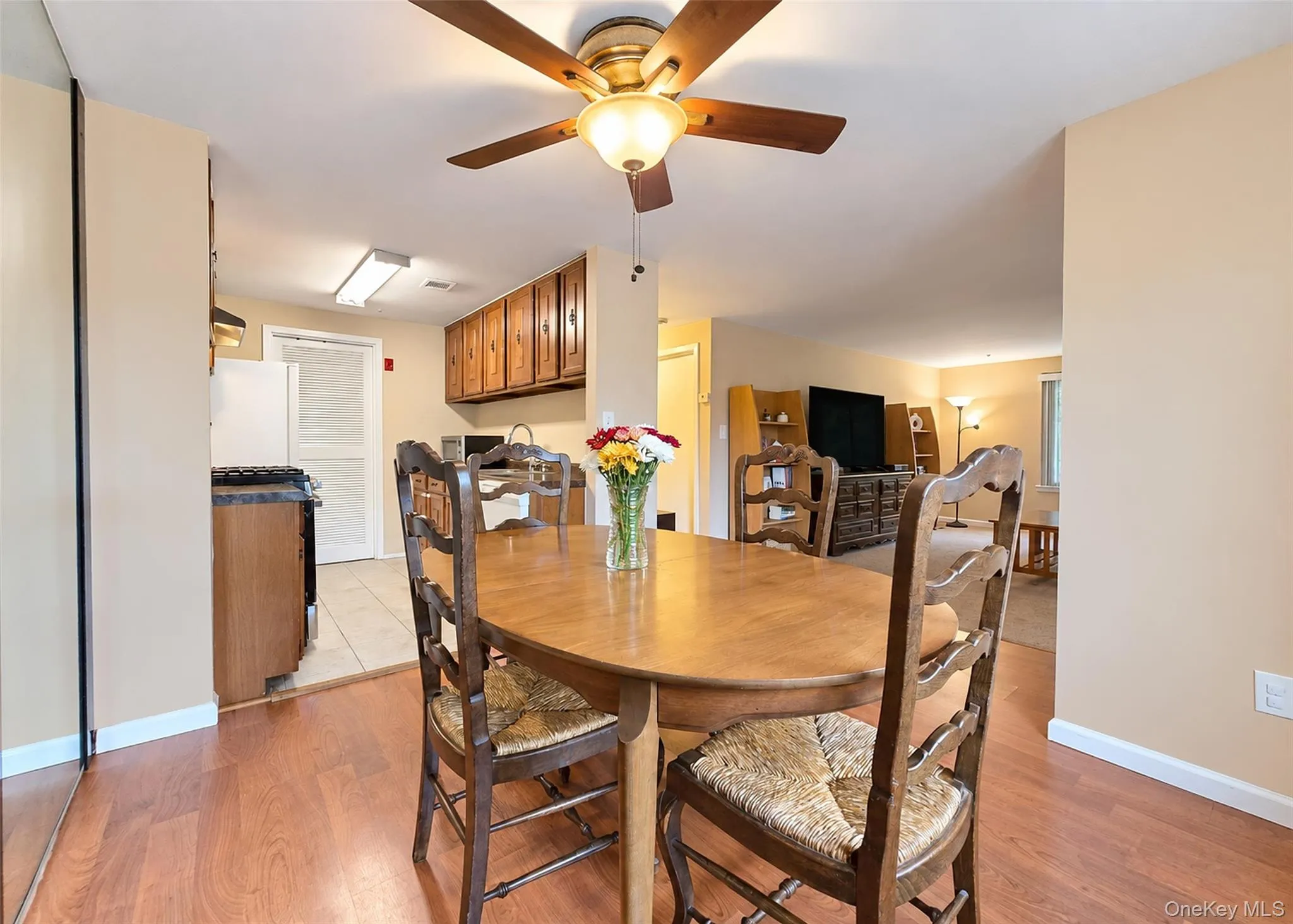305 Brettonwoods Drive, Brookhaven, NY, 1 Bedroom Bedrooms, 4 Rooms Rooms,1 BathroomBathrooms,Residential,For Rent,Brettonwoods,0,1058001 305 Brettonwoods Drive, Brookhaven, NY, 1 Bedroom Bedrooms, 4 Rooms Rooms,1 BathroomBathrooms,Residential,For Rent,Brettonwoods,0,1058001