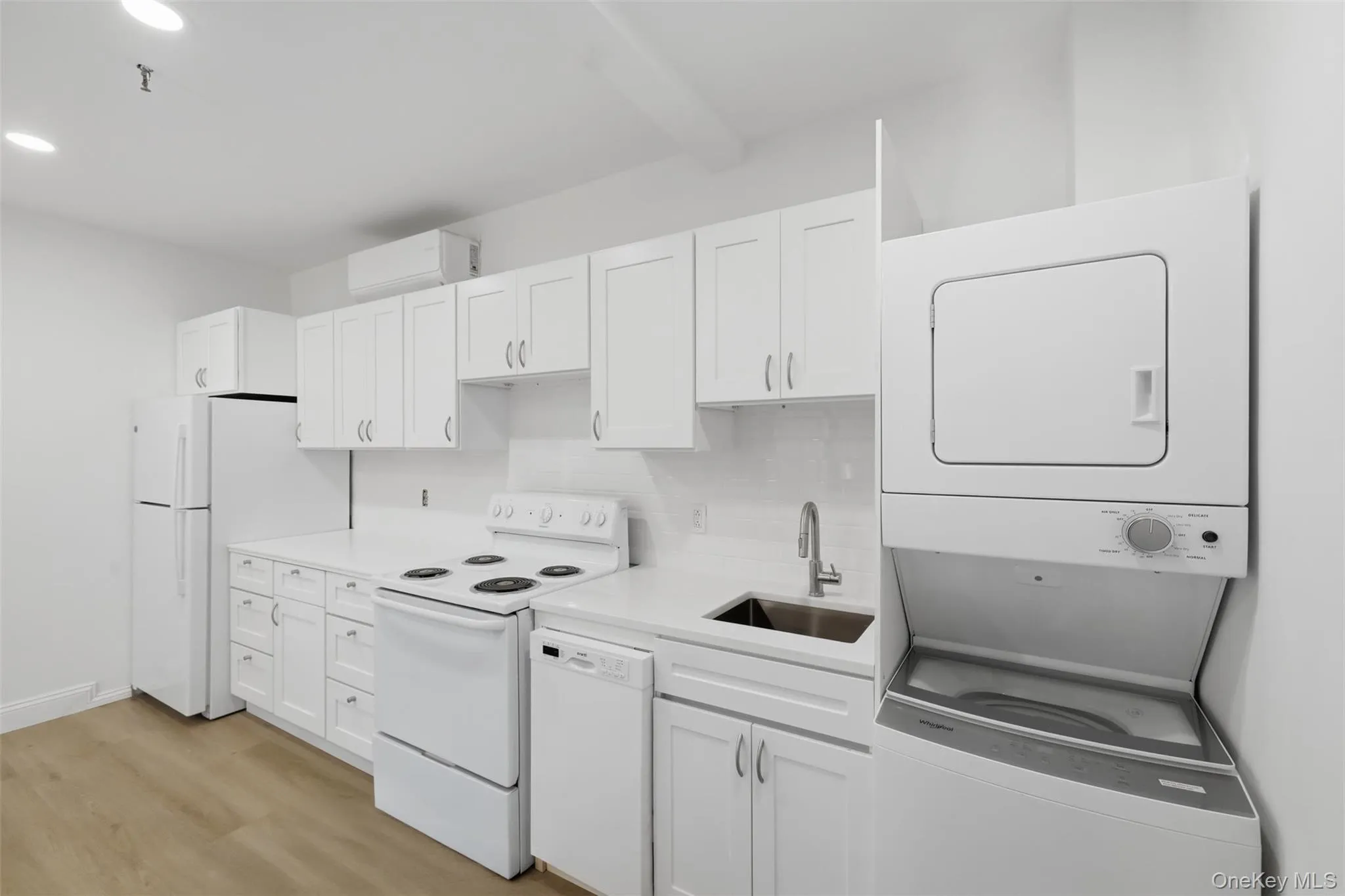 209 Main Street, Beacon, NY, 1 Bedroom Bedrooms, 3 Room Rooms,1 BathroomBathrooms,Residential Lease,For Rent,Main,0,1058003 209 Main Street, Beacon, NY, 1 Bedroom Bedrooms, 3 Room Rooms,1 BathroomBathrooms,Residential Lease,For Rent,Main,0,1058003