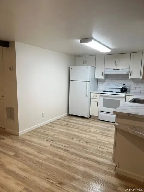 22 Riverhead Road, Brookhaven, NY, 1 Bedroom Bedrooms, 1 Room Rooms,1 BathroomBathrooms,Residential Lease,For Rent,Riverhead,0,1058004 22 Riverhead Road, Brookhaven, NY, 1 Bedroom Bedrooms, 1 Room Rooms,1 BathroomBathrooms,Residential Lease,For Rent,Riverhead,0,1058004