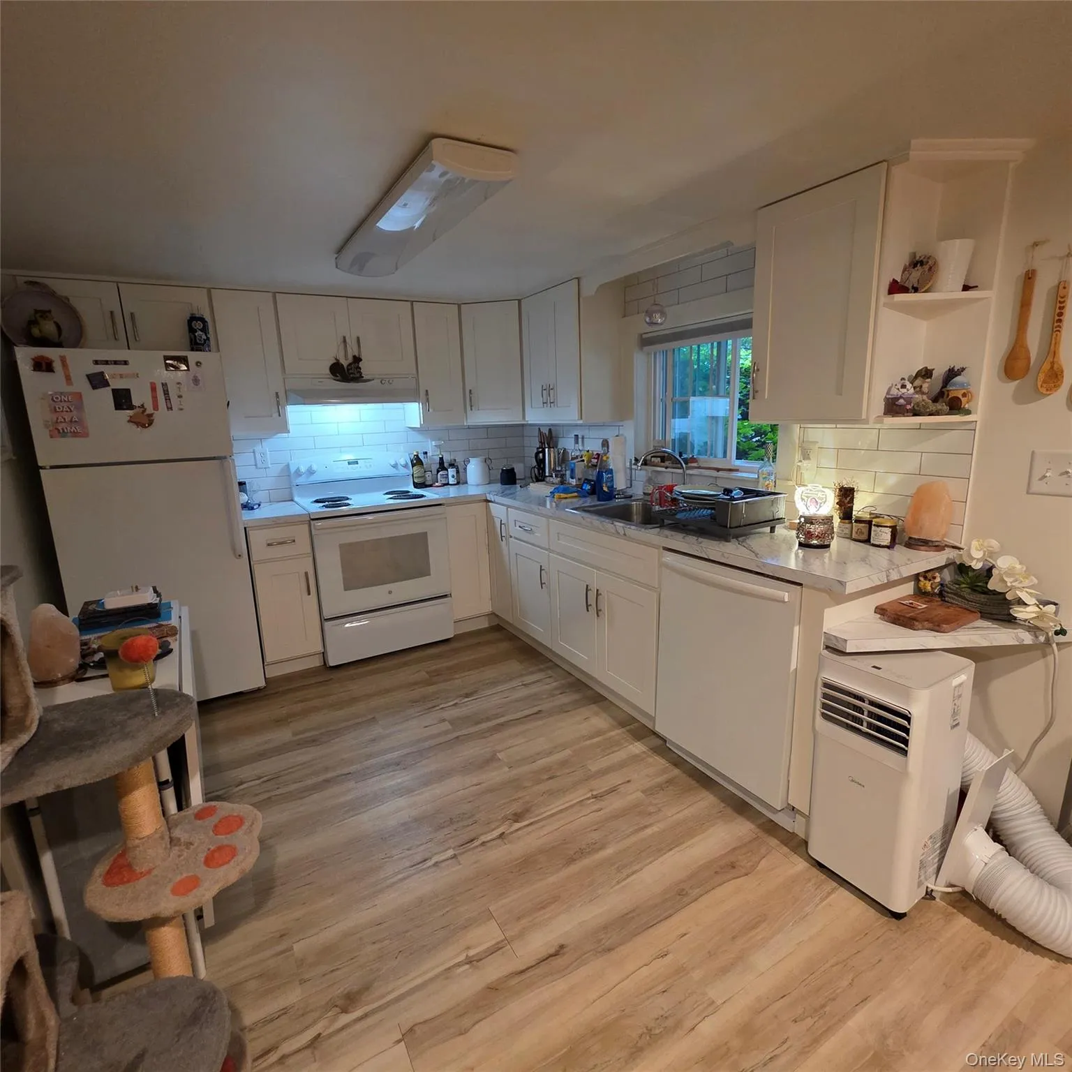 22 Riverhead Road, Brookhaven, NY, 1 Bedroom Bedrooms, 1 Room Rooms,1 BathroomBathrooms,Residential Lease,For Rent,Riverhead,0,1058004 22 Riverhead Road, Brookhaven, NY, 1 Bedroom Bedrooms, 1 Room Rooms,1 BathroomBathrooms,Residential Lease,For Rent,Riverhead,0,1058004