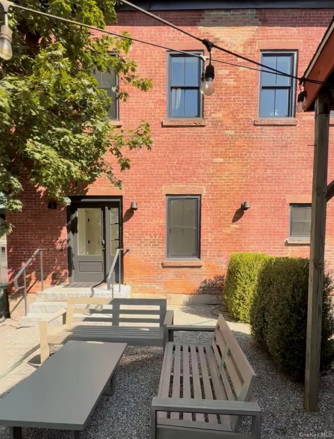 Serene garden space for lunch breaks, steps away from Garrison Train Station and Dolly's Restaurant. Serene garden space for lunch breaks, steps away from Garrison Train Station and Dolly's Restaurant.