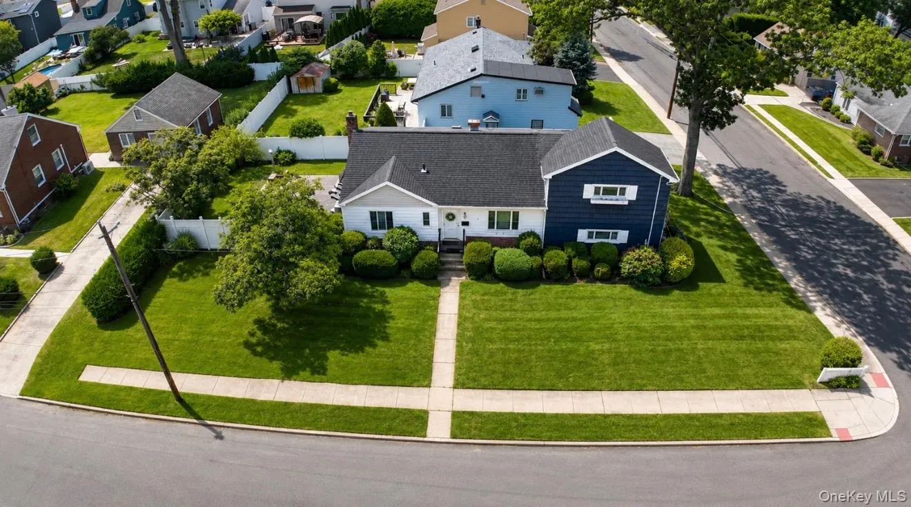 1980 Cameron Avenue, Hempstead, NY, 3 Bedrooms Bedrooms, 7 Rooms Rooms,2 BathroomsBathrooms,Residential,For Rent,Cameron,0,1058010 1980 Cameron Avenue, Hempstead, NY, 3 Bedrooms Bedrooms, 7 Rooms Rooms,2 BathroomsBathrooms,Residential,For Rent,Cameron,0,1058010