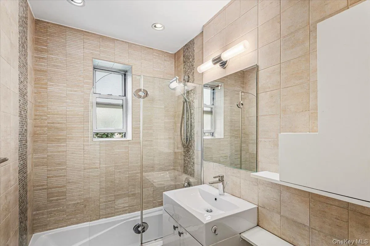 5136 30th Avenue, New York, NY, 1 Bedroom Bedrooms, 3 Rooms Rooms,1 BathroomBathrooms,Residential,For Rent,30th,0,1058016 5136 30th Avenue, New York, NY, 1 Bedroom Bedrooms, 3 Rooms Rooms,1 BathroomBathrooms,Residential,For Rent,30th,0,1058016