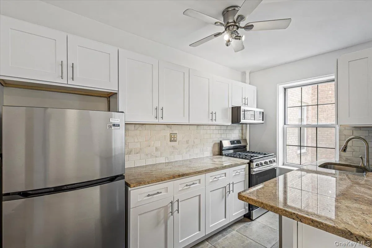 5136 30th Avenue, New York, NY, 1 Bedroom Bedrooms, 3 Rooms Rooms,1 BathroomBathrooms,Residential,For Rent,30th,0,1058016 5136 30th Avenue, New York, NY, 1 Bedroom Bedrooms, 3 Rooms Rooms,1 BathroomBathrooms,Residential,For Rent,30th,0,1058016