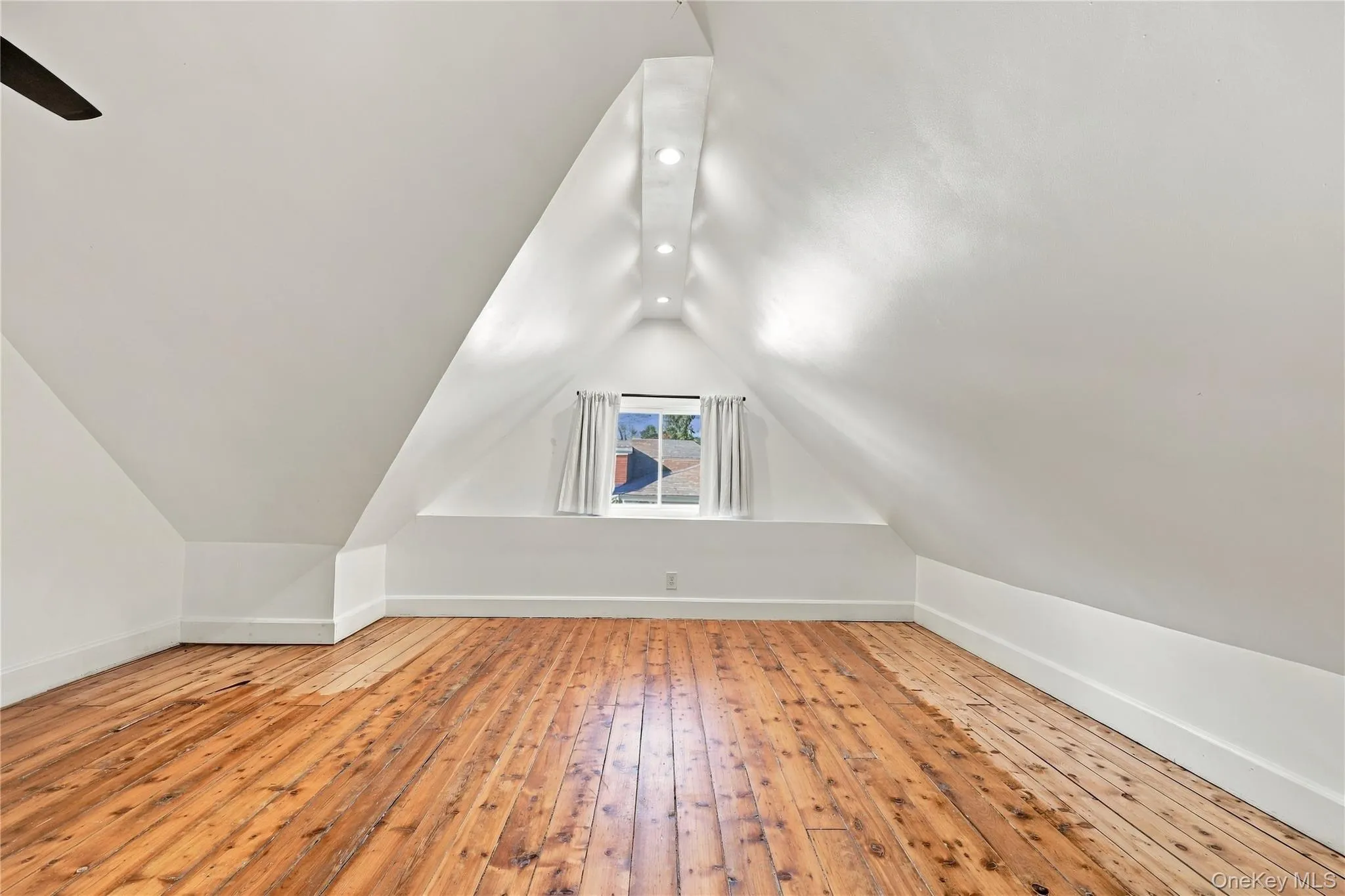 6 Saint James Court, Kingston, NY, 4 Bedrooms Bedrooms, 11 Rooms Rooms,1 BathroomBathrooms,Residential,For Rent,Saint James,0,1058019 6 Saint James Court, Kingston, NY, 4 Bedrooms Bedrooms, 11 Rooms Rooms,1 BathroomBathrooms,Residential,For Rent,Saint James,0,1058019