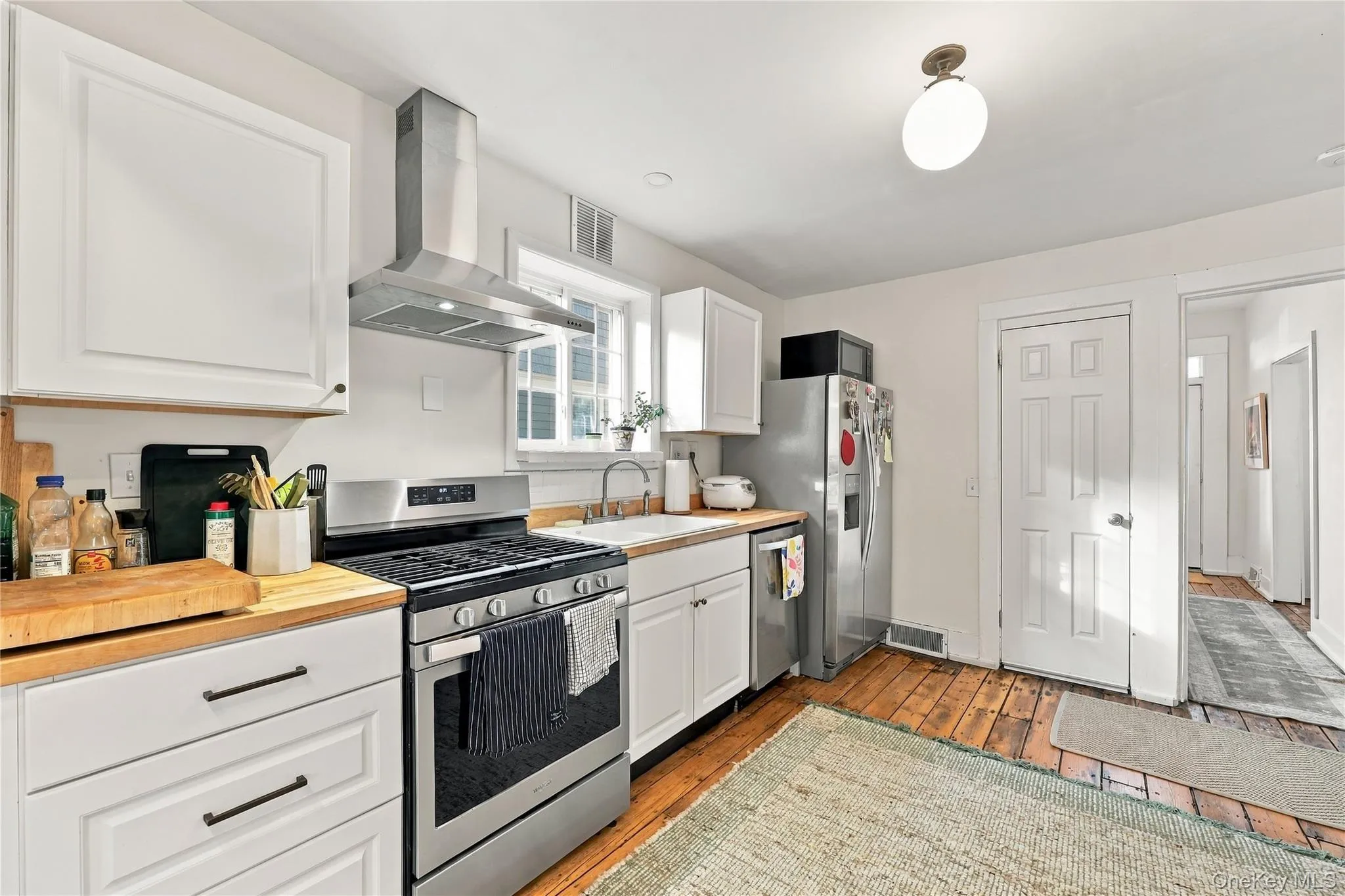 6 Saint James Court, Kingston, NY, 4 Bedrooms Bedrooms, 11 Rooms Rooms,1 BathroomBathrooms,Residential,For Rent,Saint James,0,1058019 6 Saint James Court, Kingston, NY, 4 Bedrooms Bedrooms, 11 Rooms Rooms,1 BathroomBathrooms,Residential,For Rent,Saint James,0,1058019