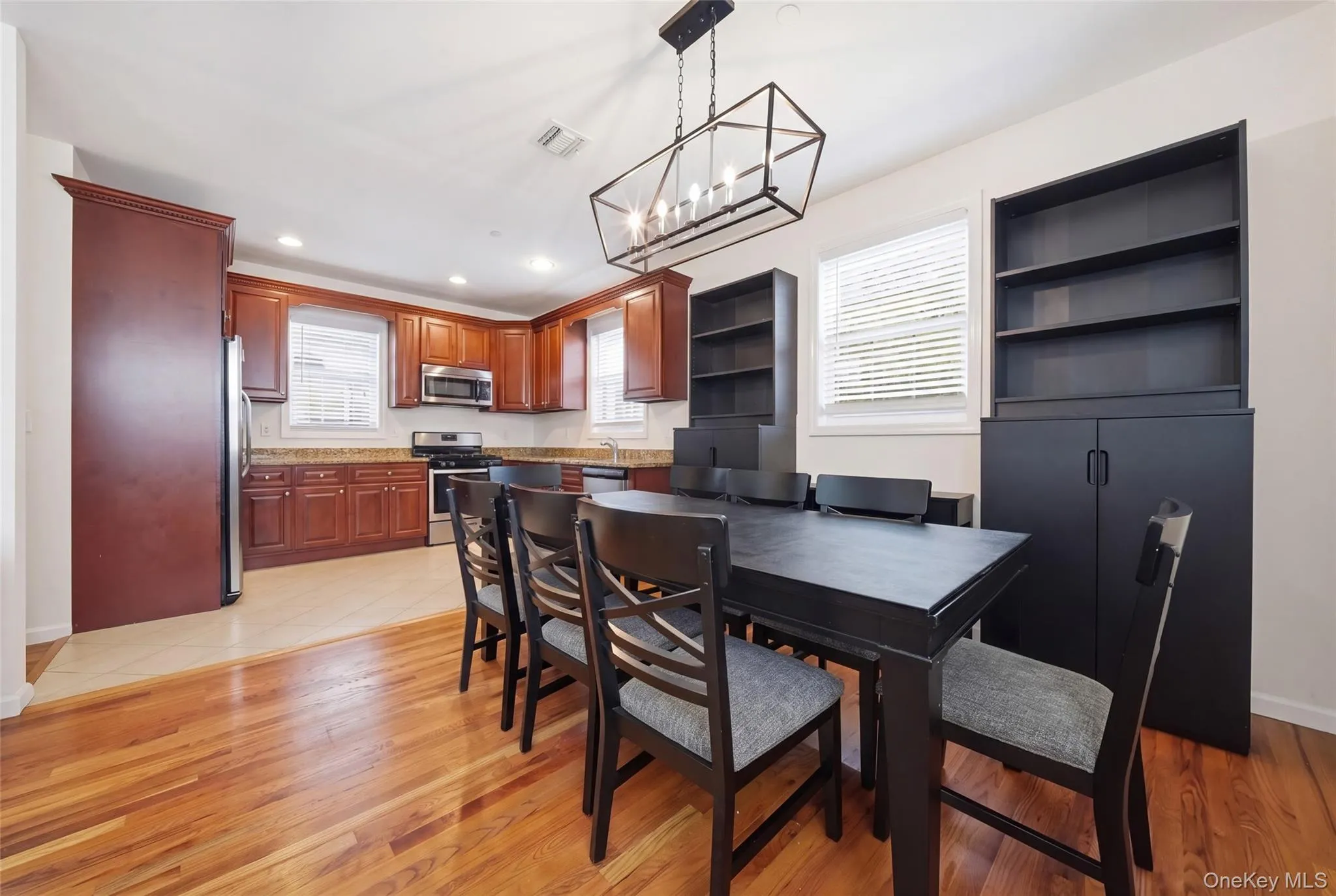 123 Clinton, North Hempstead, NY, 3 Bedroom Bedrooms, 10 Room Rooms,2 BathroomBathrooms,Residential Lease,For Rent,Clinton,0,1058022 123 Clinton, North Hempstead, NY, 3 Bedroom Bedrooms, 10 Room Rooms,2 BathroomBathrooms,Residential Lease,For Rent,Clinton,0,1058022