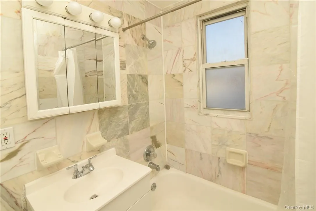 101 Carpenter Avenue, Mount Kisco, NY, 2 Bedroom Bedrooms, 5 Room Rooms,1 BathroomBathrooms,Residential Lease,For Rent,Carpenter,0,1058024 101 Carpenter Avenue, Mount Kisco, NY, 2 Bedroom Bedrooms, 5 Room Rooms,1 BathroomBathrooms,Residential Lease,For Rent,Carpenter,0,1058024