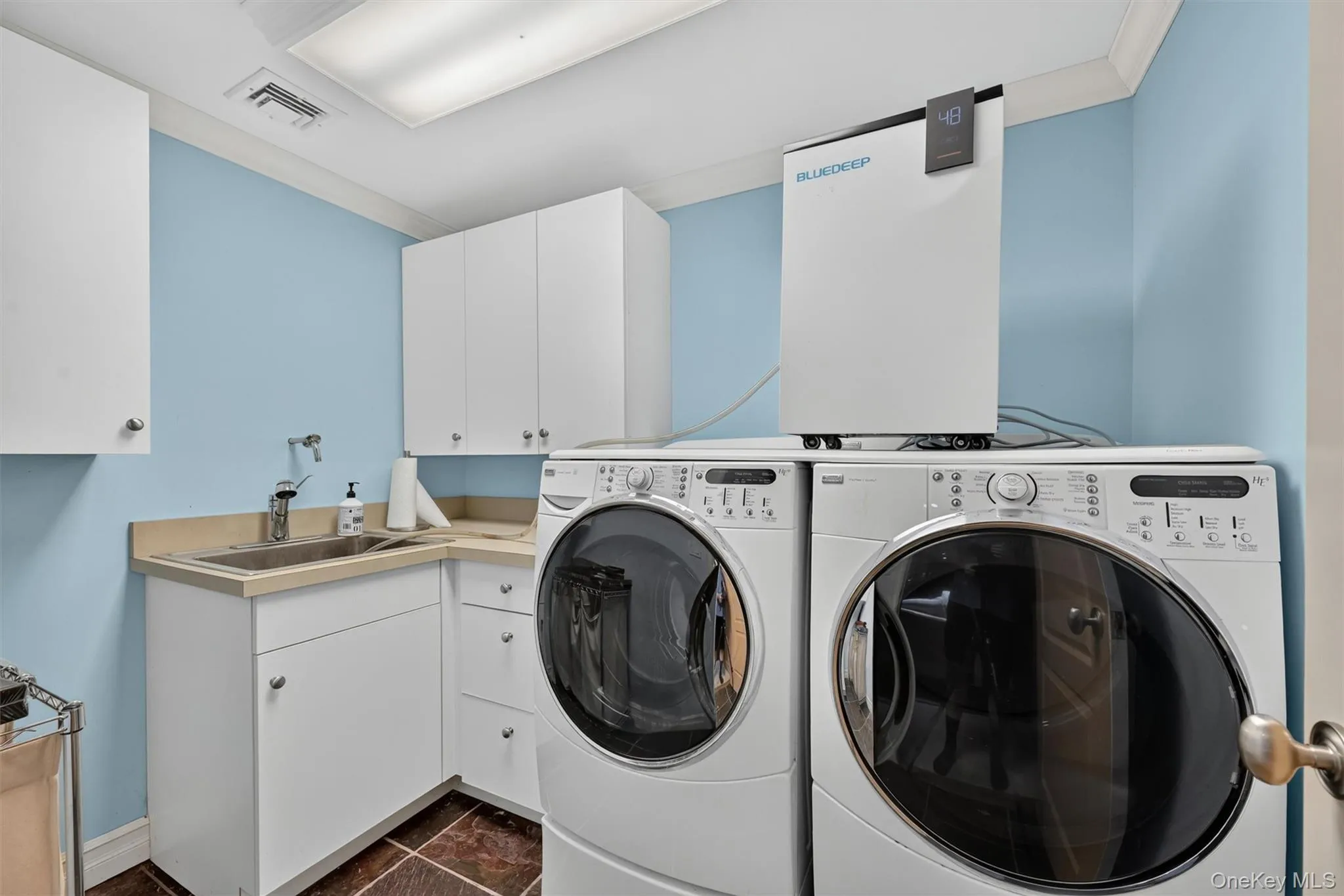 10 Knollcroft Terrace, Warwick (town), NY, 4 Bedrooms Bedrooms, 12 Rooms Rooms,3 BathroomsBathrooms,Residential,For Rent,Knollcroft,0,1058027 10 Knollcroft Terrace, Warwick (town), NY, 4 Bedrooms Bedrooms, 12 Rooms Rooms,3 BathroomsBathrooms,Residential,For Rent,Knollcroft,0,1058027