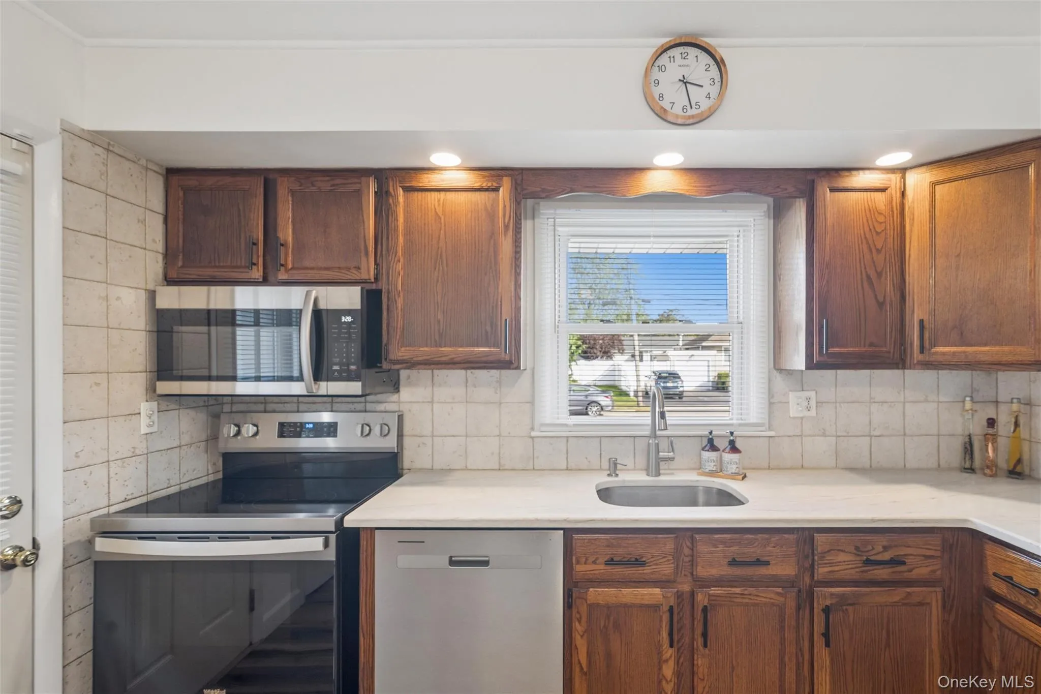 532 Alwick Avenue, Islip, NY, 4 Bedrooms Bedrooms, 7 Rooms Rooms,1 BathroomBathrooms,Residential,For Rent,Alwick,0,1058029 532 Alwick Avenue, Islip, NY, 4 Bedrooms Bedrooms, 7 Rooms Rooms,1 BathroomBathrooms,Residential,For Rent,Alwick,0,1058029