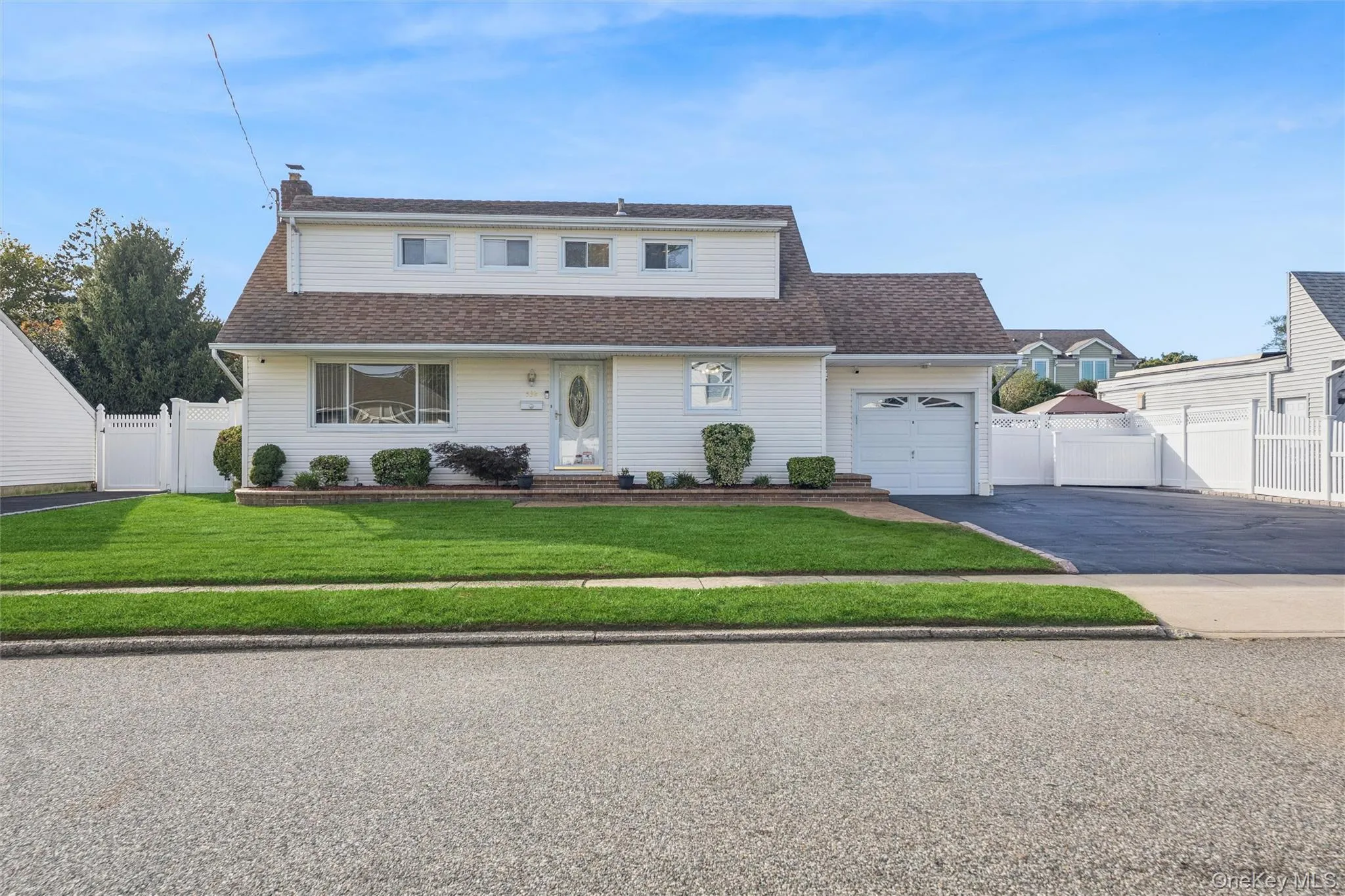 532 Alwick Avenue, Islip, NY, 4 Bedrooms Bedrooms, 7 Rooms Rooms,1 BathroomBathrooms,Residential,For Rent,Alwick,0,1058029 532 Alwick Avenue, Islip, NY, 4 Bedrooms Bedrooms, 7 Rooms Rooms,1 BathroomBathrooms,Residential,For Rent,Alwick,0,1058029