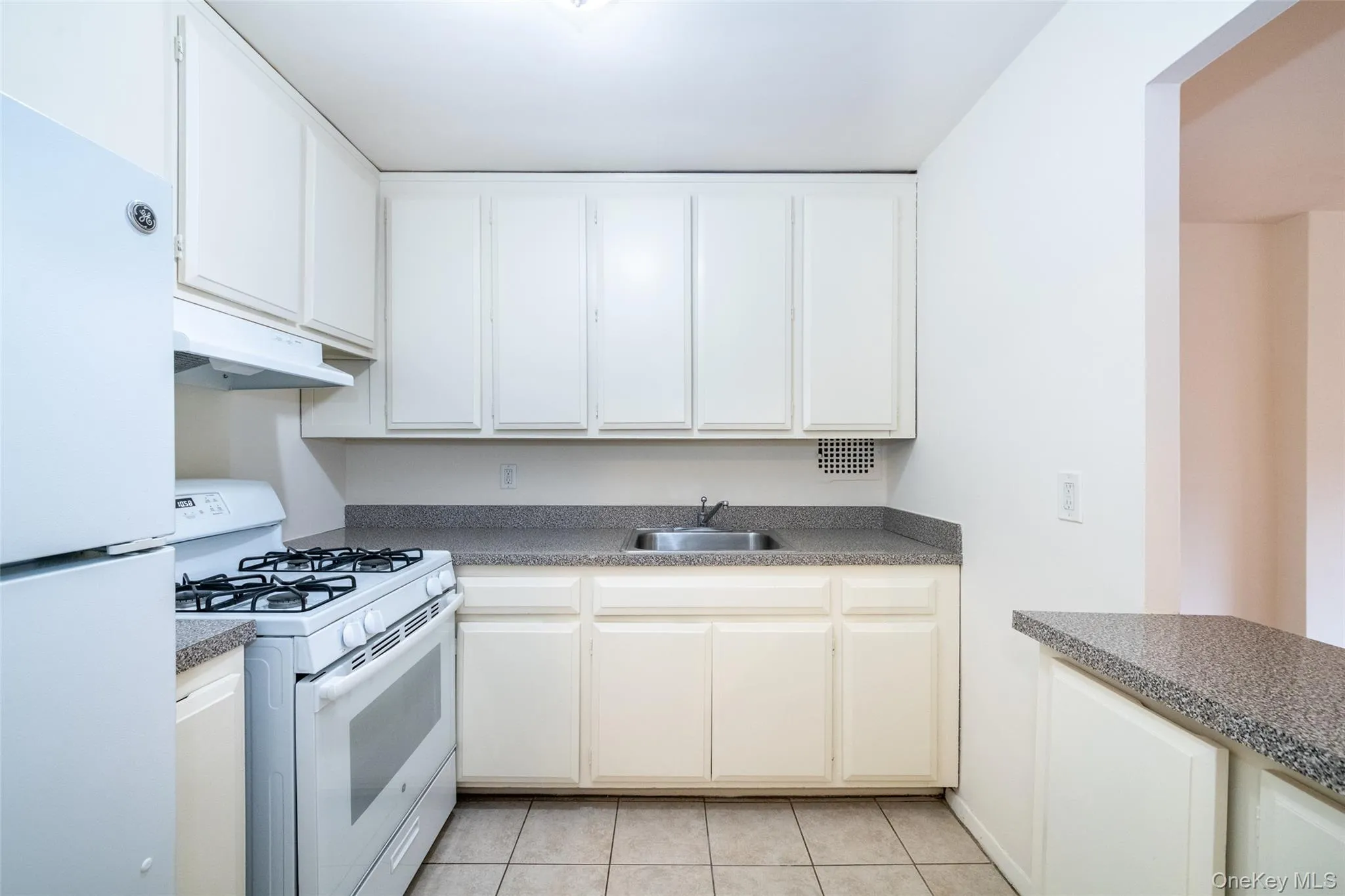 15 Lake Street, White Plains, NY, 2 Rooms Rooms,1 BathroomBathrooms,Residential Lease,For Rent,Lake,0,1058033 15 Lake Street, White Plains, NY, 2 Rooms Rooms,1 BathroomBathrooms,Residential Lease,For Rent,Lake,0,1058033