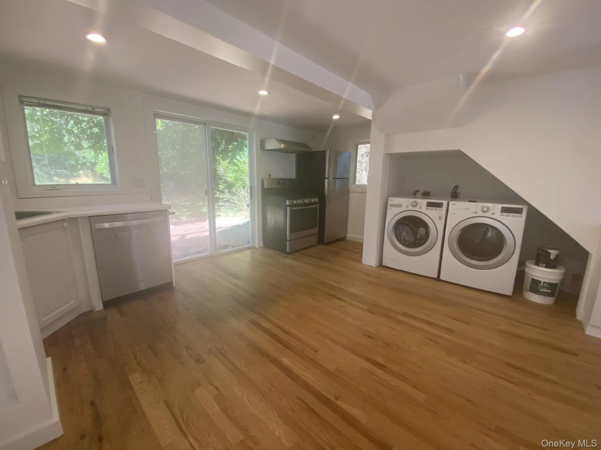 14 B Franklin Ave, Southampton, NY, 1 Bedroom Bedrooms, 4 Room Rooms,1 BathroomBathrooms,Residential Lease,For Rent,Franklin Ave,0,1058041 14 B Franklin Ave, Southampton, NY, 1 Bedroom Bedrooms, 4 Room Rooms,1 BathroomBathrooms,Residential Lease,For Rent,Franklin Ave,0,1058041