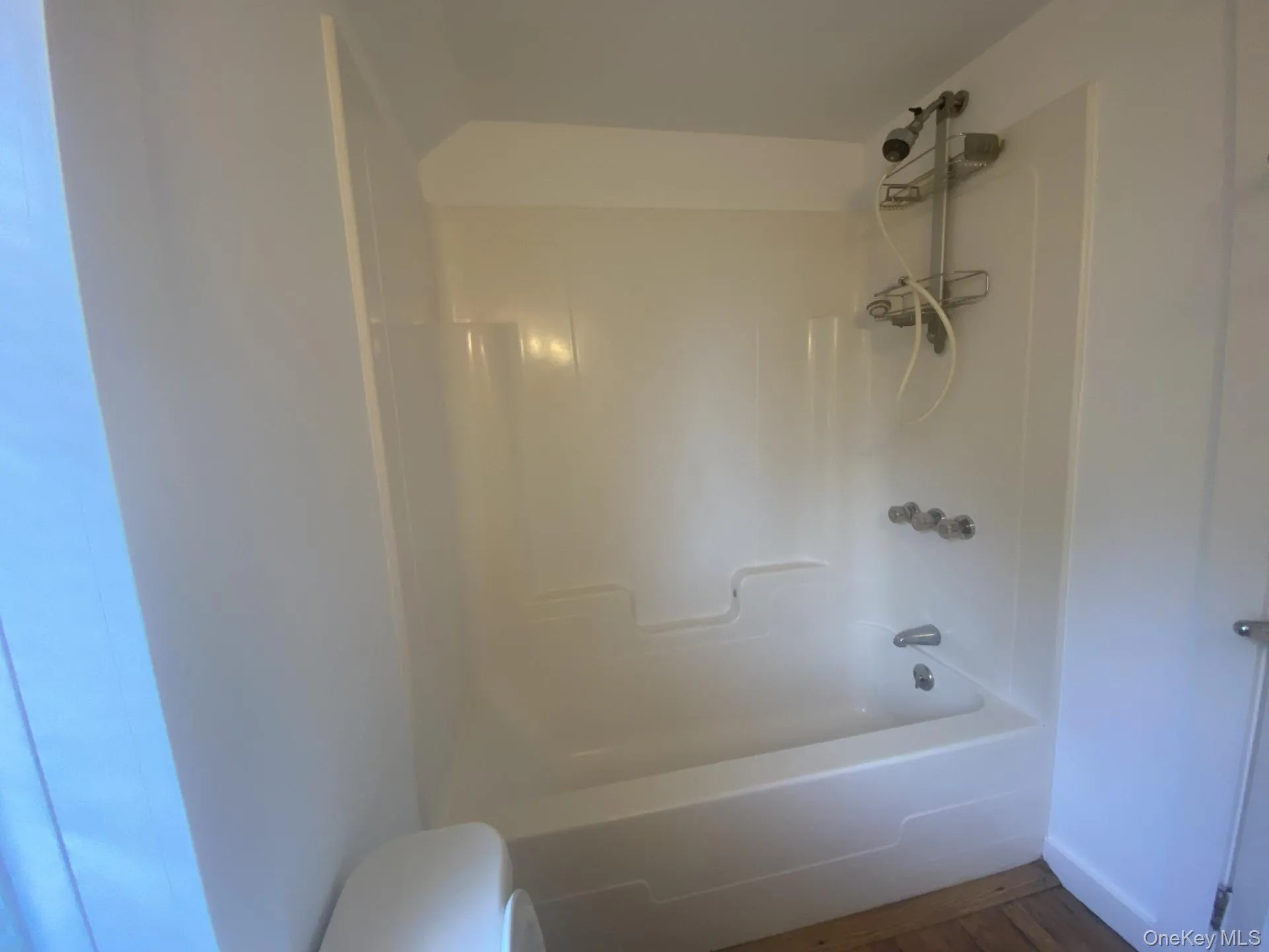 14 B Franklin Ave, Southampton, NY, 1 Bedroom Bedrooms, 4 Room Rooms,1 BathroomBathrooms,Residential Lease,For Rent,Franklin Ave,0,1058041 14 B Franklin Ave, Southampton, NY, 1 Bedroom Bedrooms, 4 Room Rooms,1 BathroomBathrooms,Residential Lease,For Rent,Franklin Ave,0,1058041