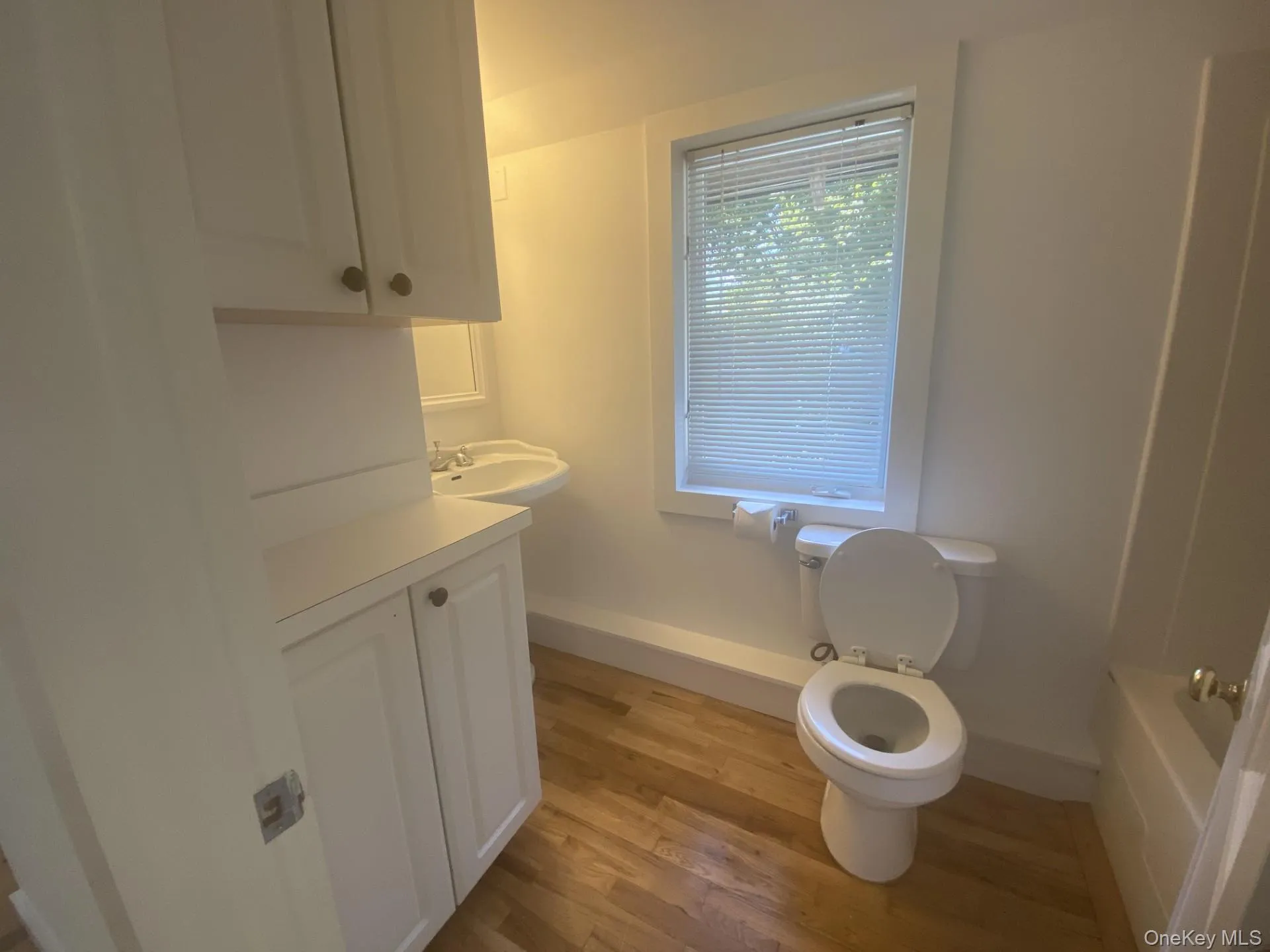 14 B Franklin Ave, Southampton, NY, 1 Bedroom Bedrooms, 4 Room Rooms,1 BathroomBathrooms,Residential Lease,For Rent,Franklin Ave,0,1058041 14 B Franklin Ave, Southampton, NY, 1 Bedroom Bedrooms, 4 Room Rooms,1 BathroomBathrooms,Residential Lease,For Rent,Franklin Ave,0,1058041