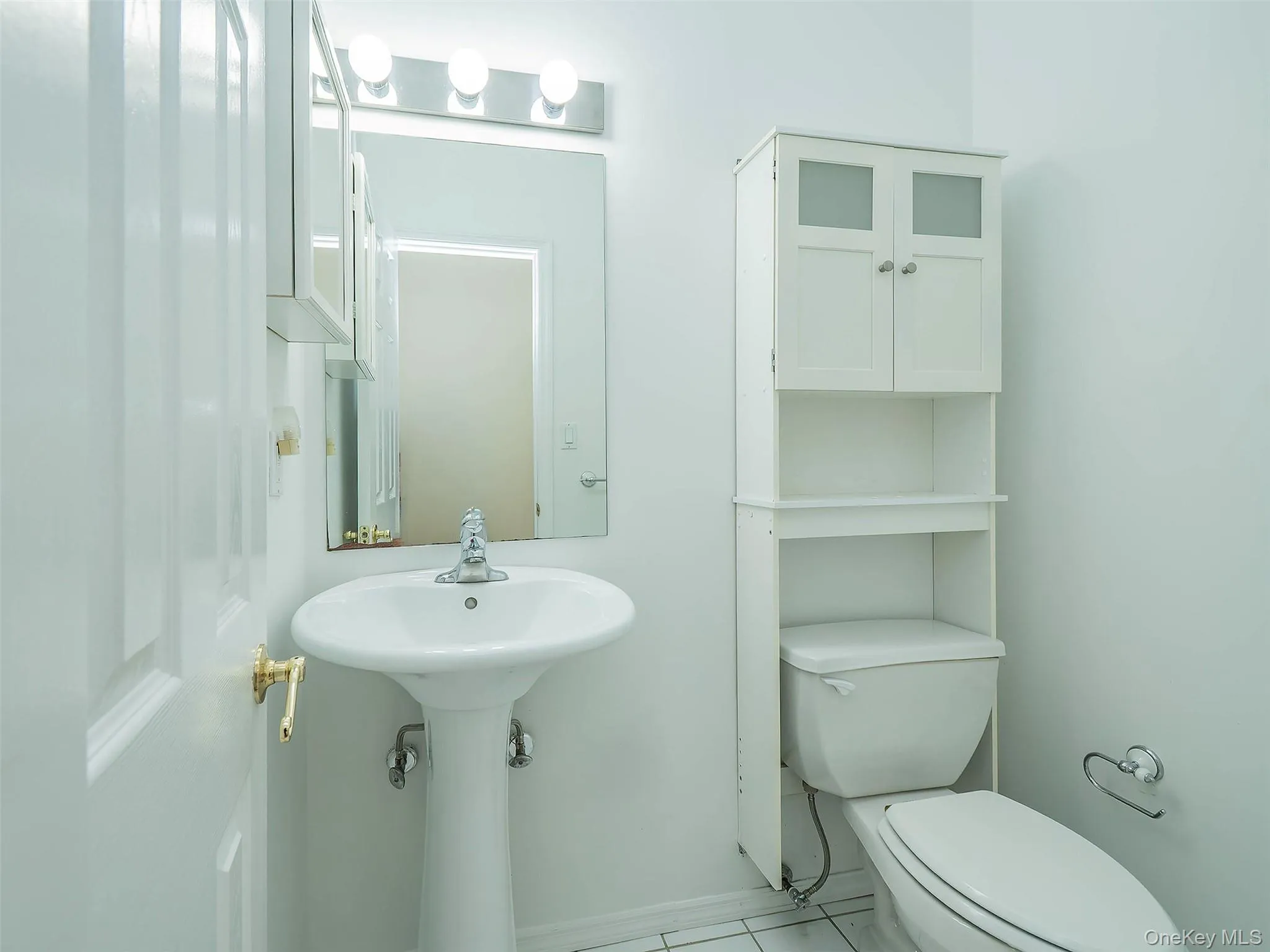 5 The Mill, North Hempstead, NY, 3 Bedroom Bedrooms, 8 Room Rooms,2 BathroomBathrooms,Residential Lease,For Rent,The Mill,0,1058042 5 The Mill, North Hempstead, NY, 3 Bedroom Bedrooms, 8 Room Rooms,2 BathroomBathrooms,Residential Lease,For Rent,The Mill,0,1058042