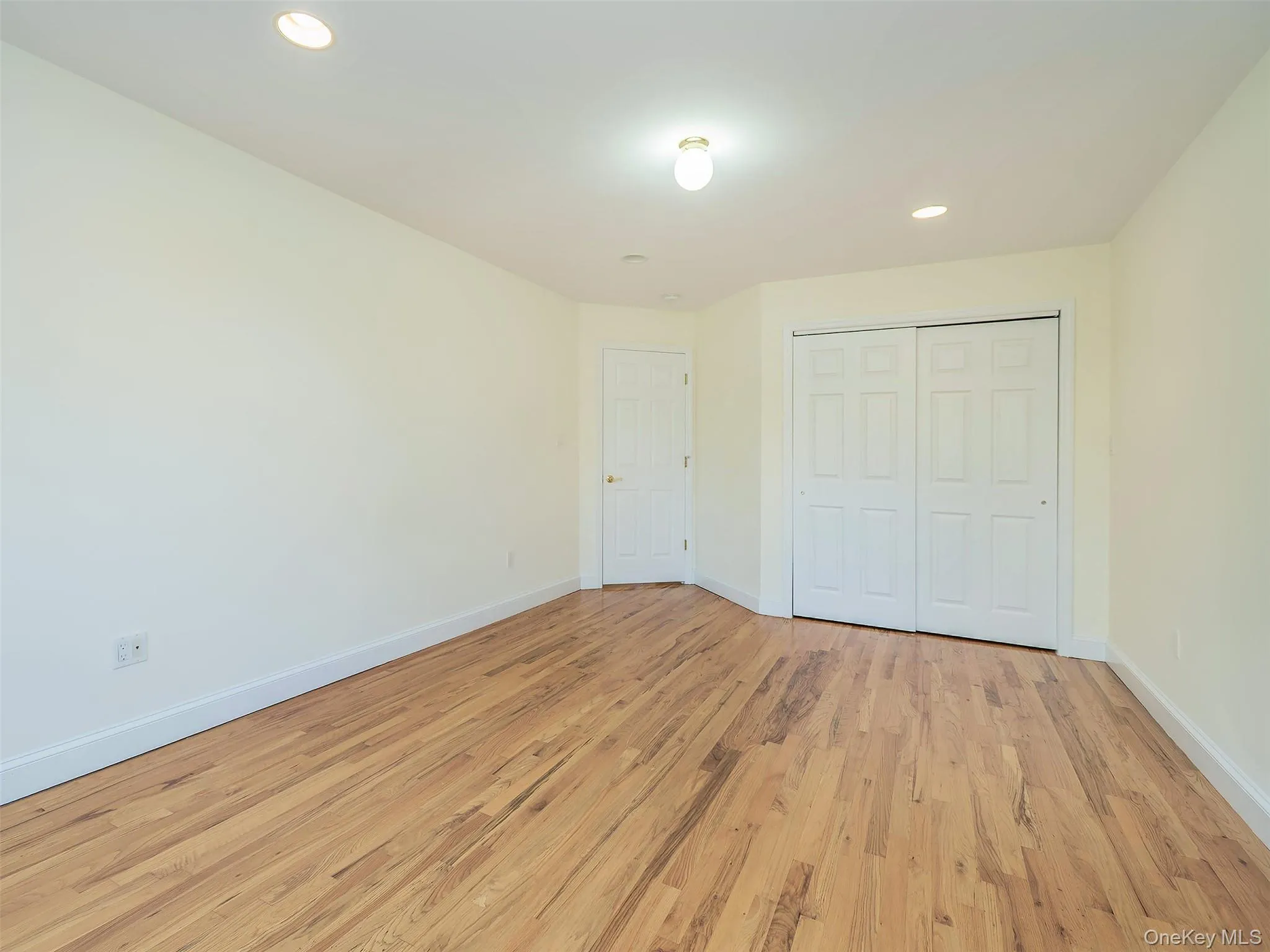 5 The Mill, North Hempstead, NY, 3 Bedroom Bedrooms, 8 Room Rooms,2 BathroomBathrooms,Residential Lease,For Rent,The Mill,0,1058042 5 The Mill, North Hempstead, NY, 3 Bedroom Bedrooms, 8 Room Rooms,2 BathroomBathrooms,Residential Lease,For Rent,The Mill,0,1058042
