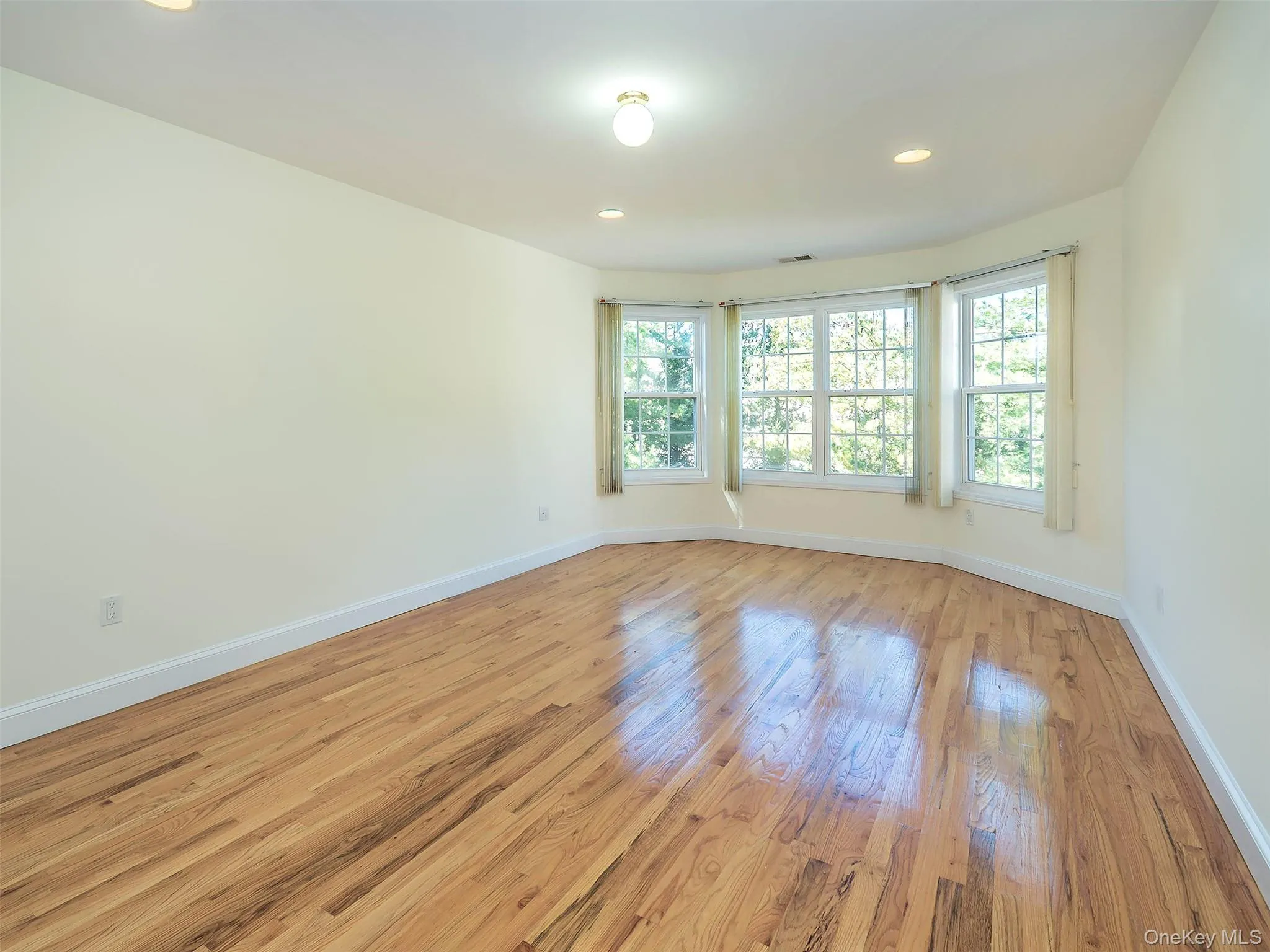 5 The Mill, North Hempstead, NY, 3 Bedroom Bedrooms, 8 Room Rooms,2 BathroomBathrooms,Residential Lease,For Rent,The Mill,0,1058042 5 The Mill, North Hempstead, NY, 3 Bedroom Bedrooms, 8 Room Rooms,2 BathroomBathrooms,Residential Lease,For Rent,The Mill,0,1058042