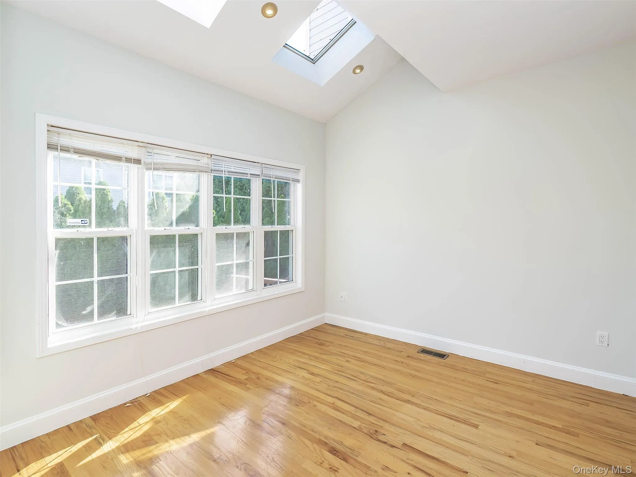 5 The Mill, North Hempstead, NY, 3 Bedroom Bedrooms, 8 Room Rooms,2 BathroomBathrooms,Residential Lease,For Rent,The Mill,0,1058042 5 The Mill, North Hempstead, NY, 3 Bedroom Bedrooms, 8 Room Rooms,2 BathroomBathrooms,Residential Lease,For Rent,The Mill,0,1058042