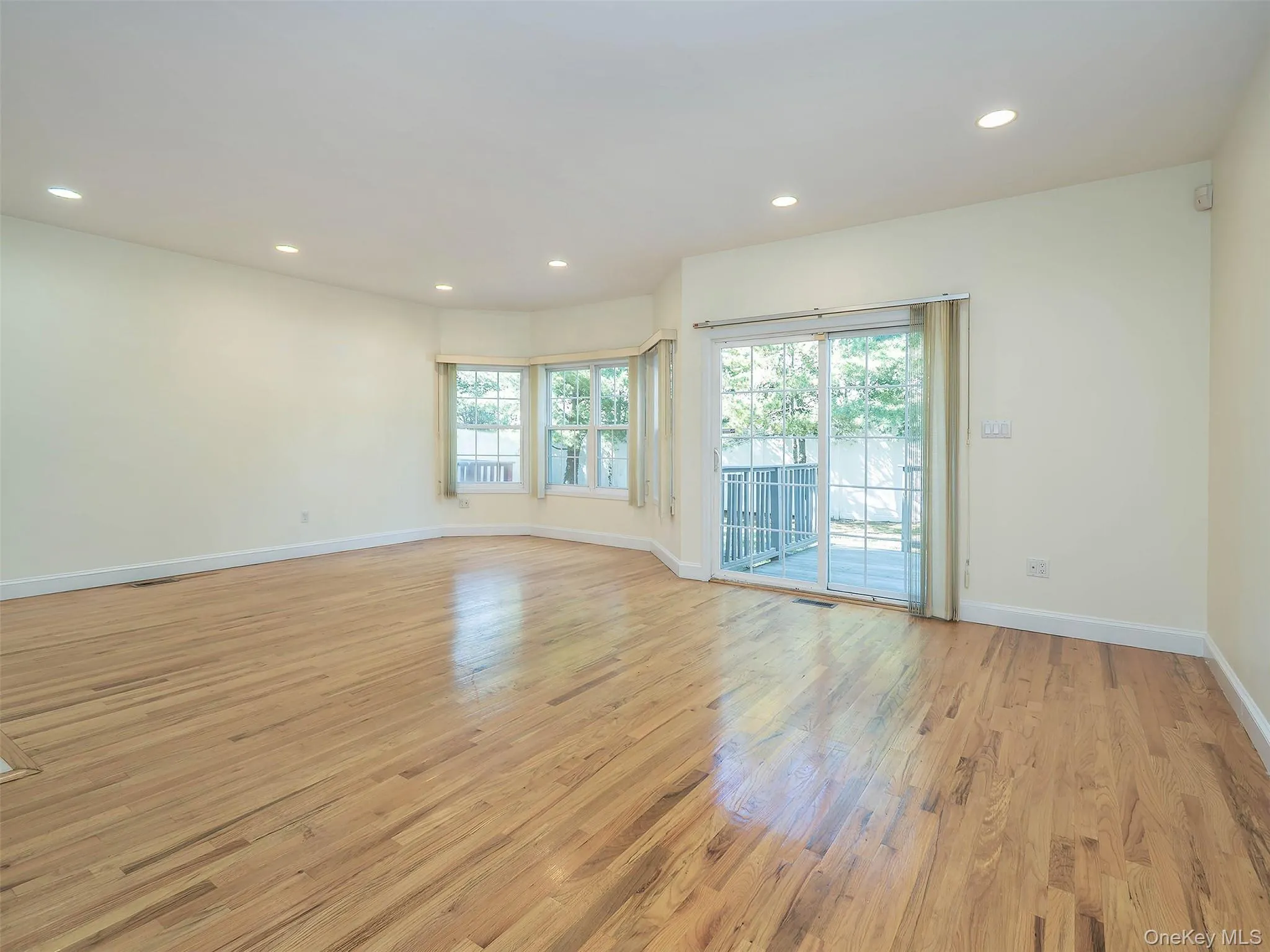 5 The Mill, North Hempstead, NY, 3 Bedroom Bedrooms, 8 Room Rooms,2 BathroomBathrooms,Residential Lease,For Rent,The Mill,0,1058042 5 The Mill, North Hempstead, NY, 3 Bedroom Bedrooms, 8 Room Rooms,2 BathroomBathrooms,Residential Lease,For Rent,The Mill,0,1058042