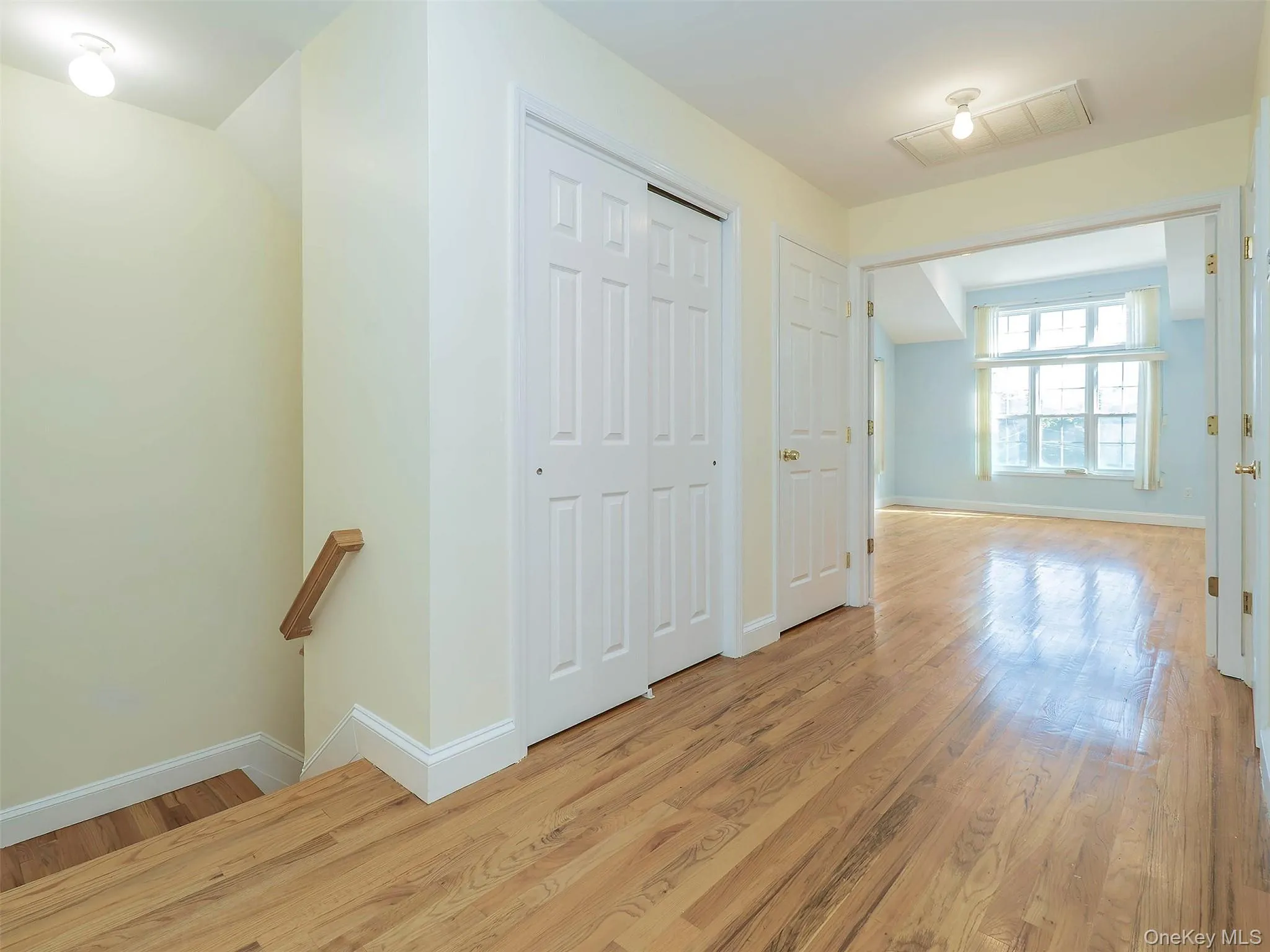 5 The Mill, North Hempstead, NY, 3 Bedroom Bedrooms, 8 Room Rooms,2 BathroomBathrooms,Residential Lease,For Rent,The Mill,0,1058042 5 The Mill, North Hempstead, NY, 3 Bedroom Bedrooms, 8 Room Rooms,2 BathroomBathrooms,Residential Lease,For Rent,The Mill,0,1058042