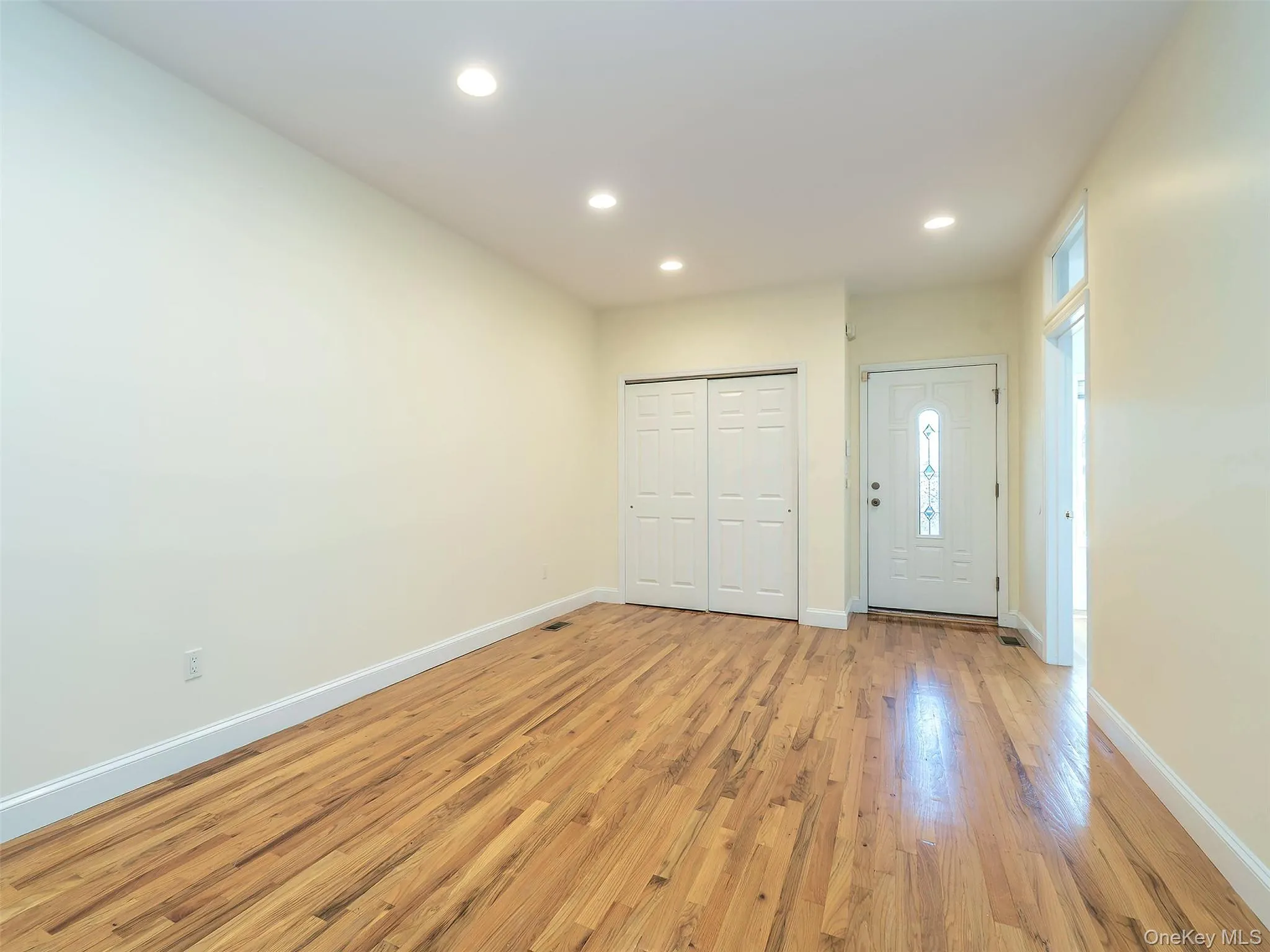 5 The Mill, North Hempstead, NY, 3 Bedroom Bedrooms, 8 Room Rooms,2 BathroomBathrooms,Residential Lease,For Rent,The Mill,0,1058042 5 The Mill, North Hempstead, NY, 3 Bedroom Bedrooms, 8 Room Rooms,2 BathroomBathrooms,Residential Lease,For Rent,The Mill,0,1058042