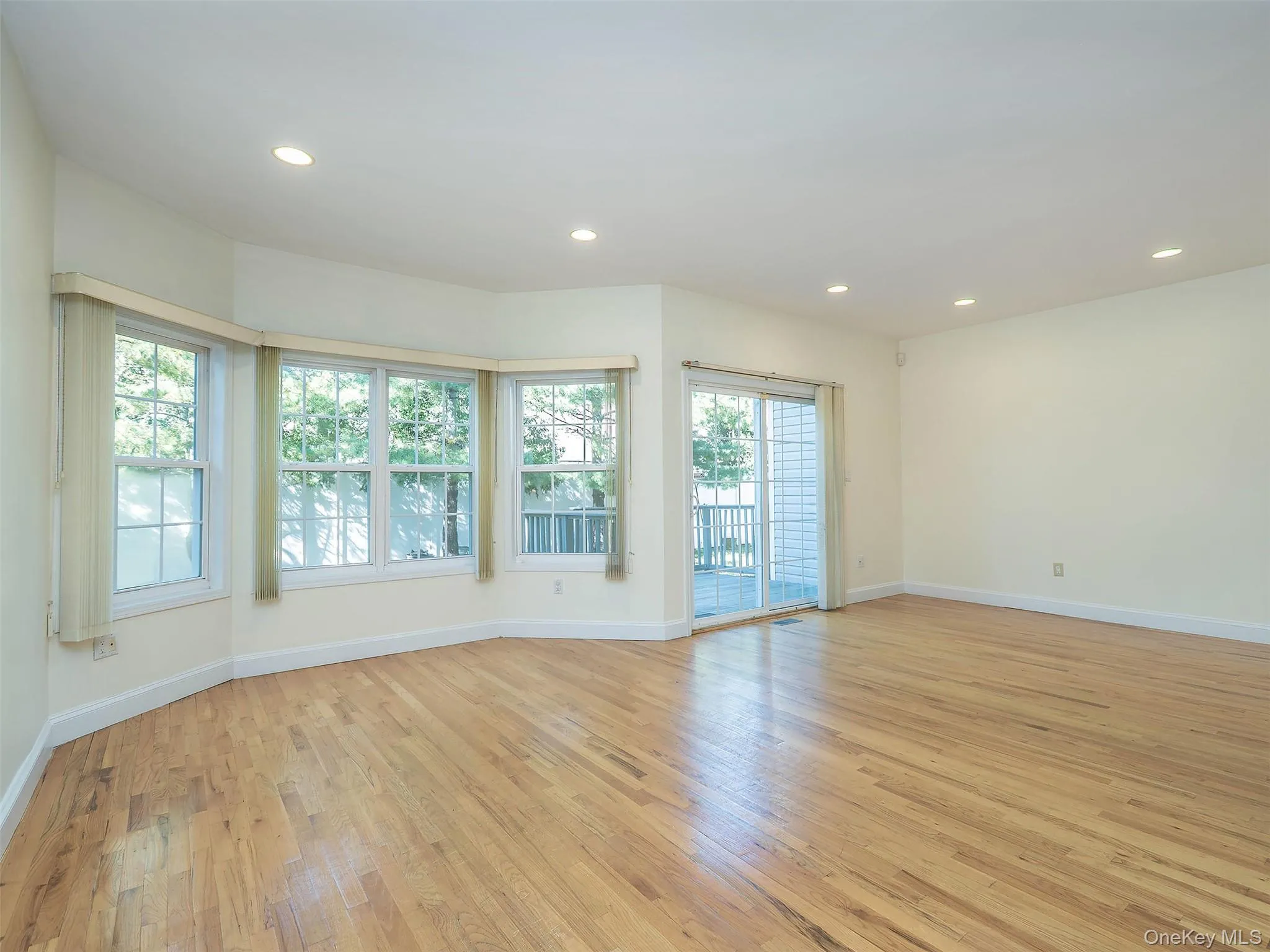 5 The Mill, North Hempstead, NY, 3 Bedroom Bedrooms, 8 Room Rooms,2 BathroomBathrooms,Residential Lease,For Rent,The Mill,0,1058042 5 The Mill, North Hempstead, NY, 3 Bedroom Bedrooms, 8 Room Rooms,2 BathroomBathrooms,Residential Lease,For Rent,The Mill,0,1058042