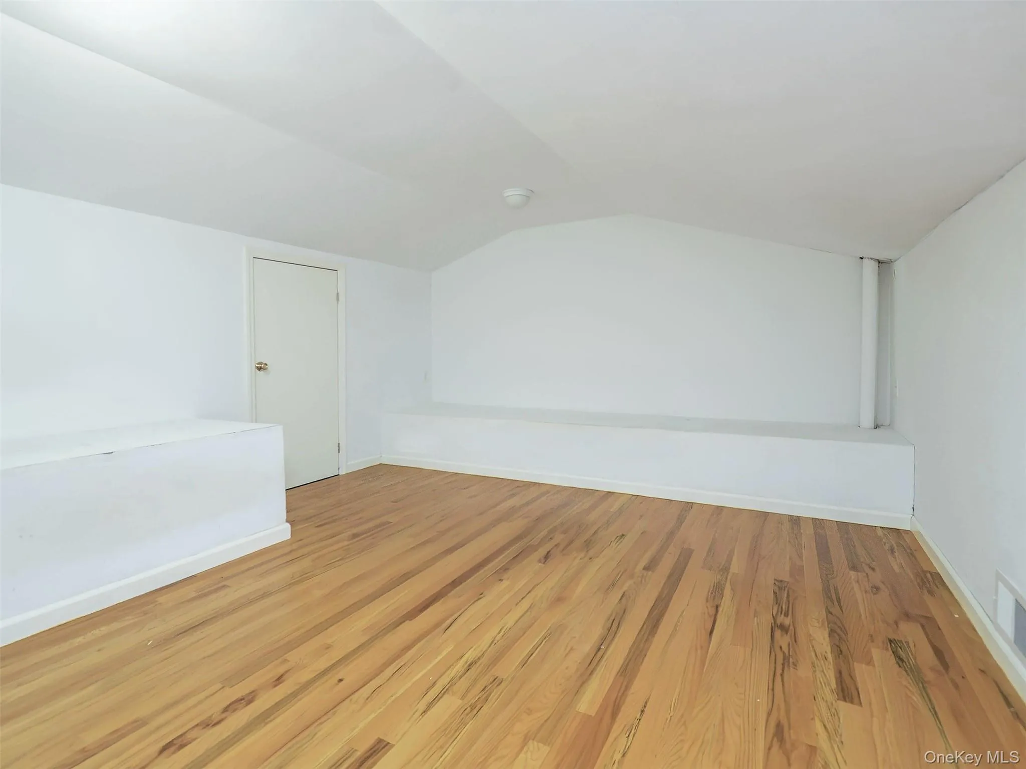 5 The Mill, North Hempstead, NY, 3 Bedroom Bedrooms, 8 Room Rooms,2 BathroomBathrooms,Residential Lease,For Rent,The Mill,0,1058042 5 The Mill, North Hempstead, NY, 3 Bedroom Bedrooms, 8 Room Rooms,2 BathroomBathrooms,Residential Lease,For Rent,The Mill,0,1058042