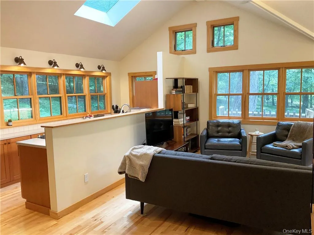 2 Ceiling fans with led lights 2 Ceiling fans with led lights