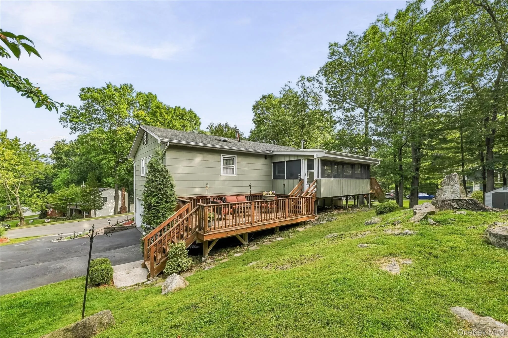 64 Forest Glen Road, Clarkstown, NY, 4 Bedrooms Bedrooms, 8 Rooms Rooms,2 BathroomsBathrooms,Residential,For Rent,Forest Glen,0,1058063 64 Forest Glen Road, Clarkstown, NY, 4 Bedrooms Bedrooms, 8 Rooms Rooms,2 BathroomsBathrooms,Residential,For Rent,Forest Glen,0,1058063