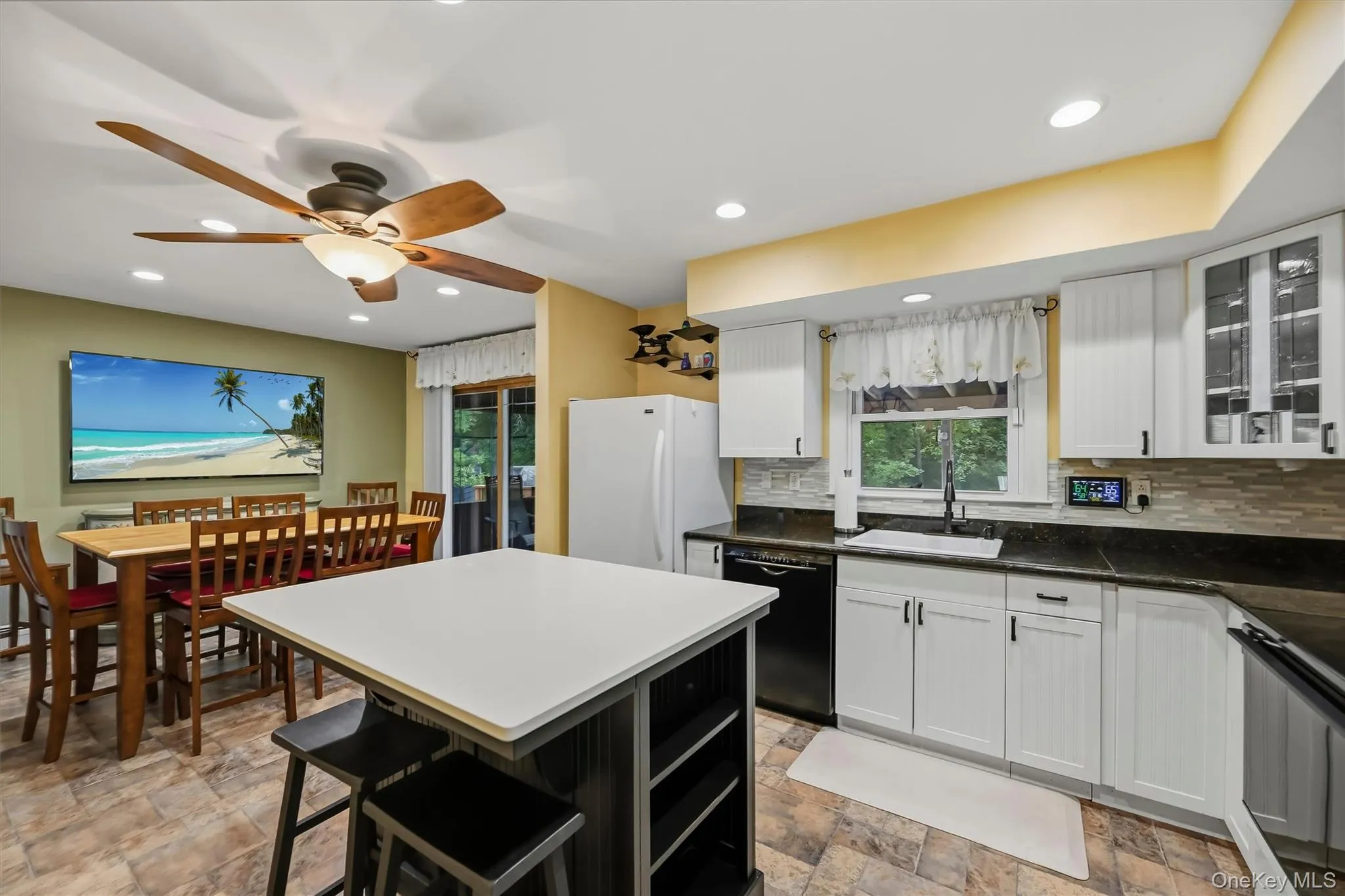 64 Forest Glen Road, Clarkstown, NY, 4 Bedrooms Bedrooms, 8 Rooms Rooms,2 BathroomsBathrooms,Residential,For Rent,Forest Glen,0,1058063 64 Forest Glen Road, Clarkstown, NY, 4 Bedrooms Bedrooms, 8 Rooms Rooms,2 BathroomsBathrooms,Residential,For Rent,Forest Glen,0,1058063