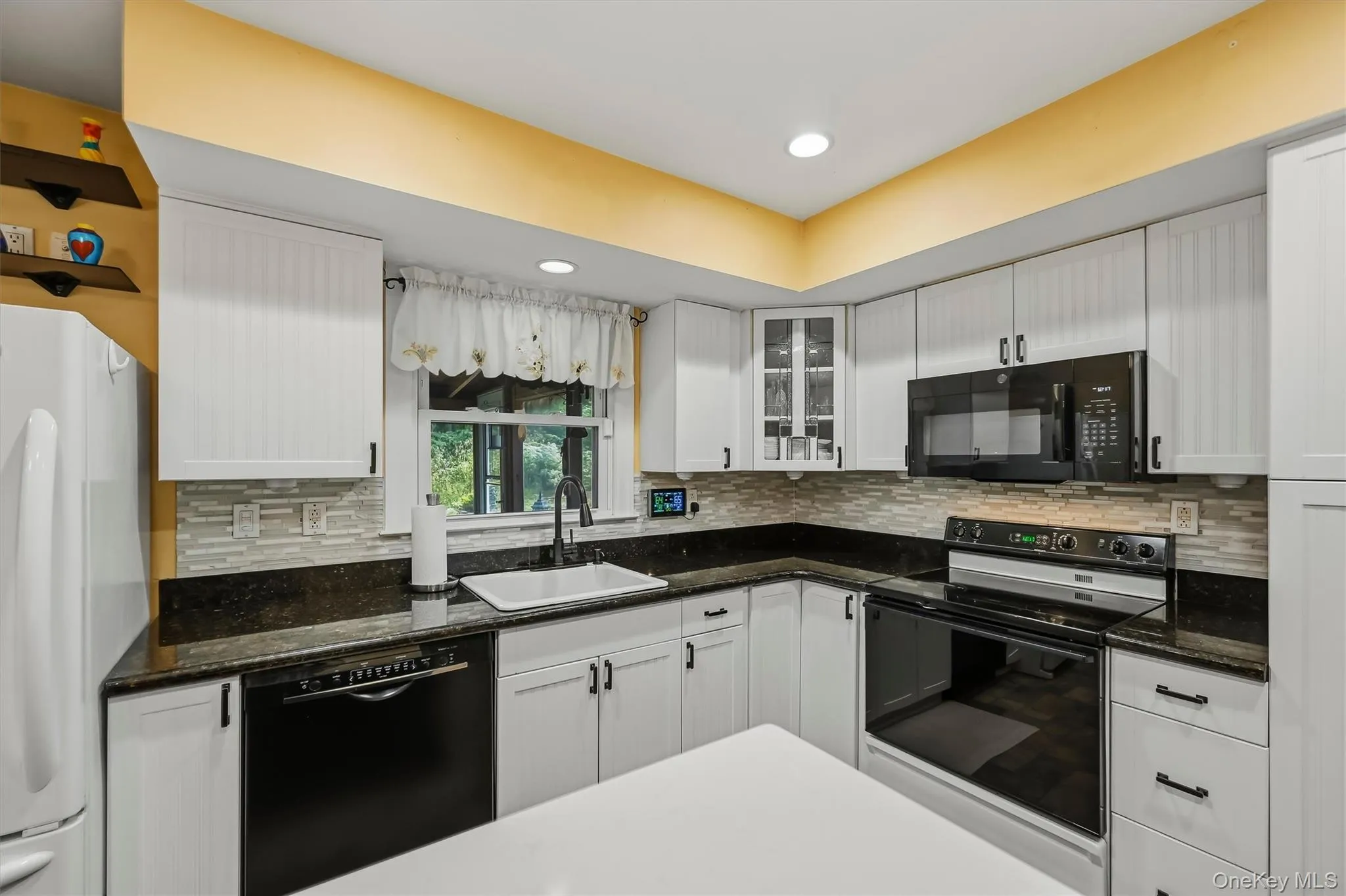 64 Forest Glen Road, Clarkstown, NY, 4 Bedrooms Bedrooms, 8 Rooms Rooms,2 BathroomsBathrooms,Residential,For Rent,Forest Glen,0,1058063 64 Forest Glen Road, Clarkstown, NY, 4 Bedrooms Bedrooms, 8 Rooms Rooms,2 BathroomsBathrooms,Residential,For Rent,Forest Glen,0,1058063