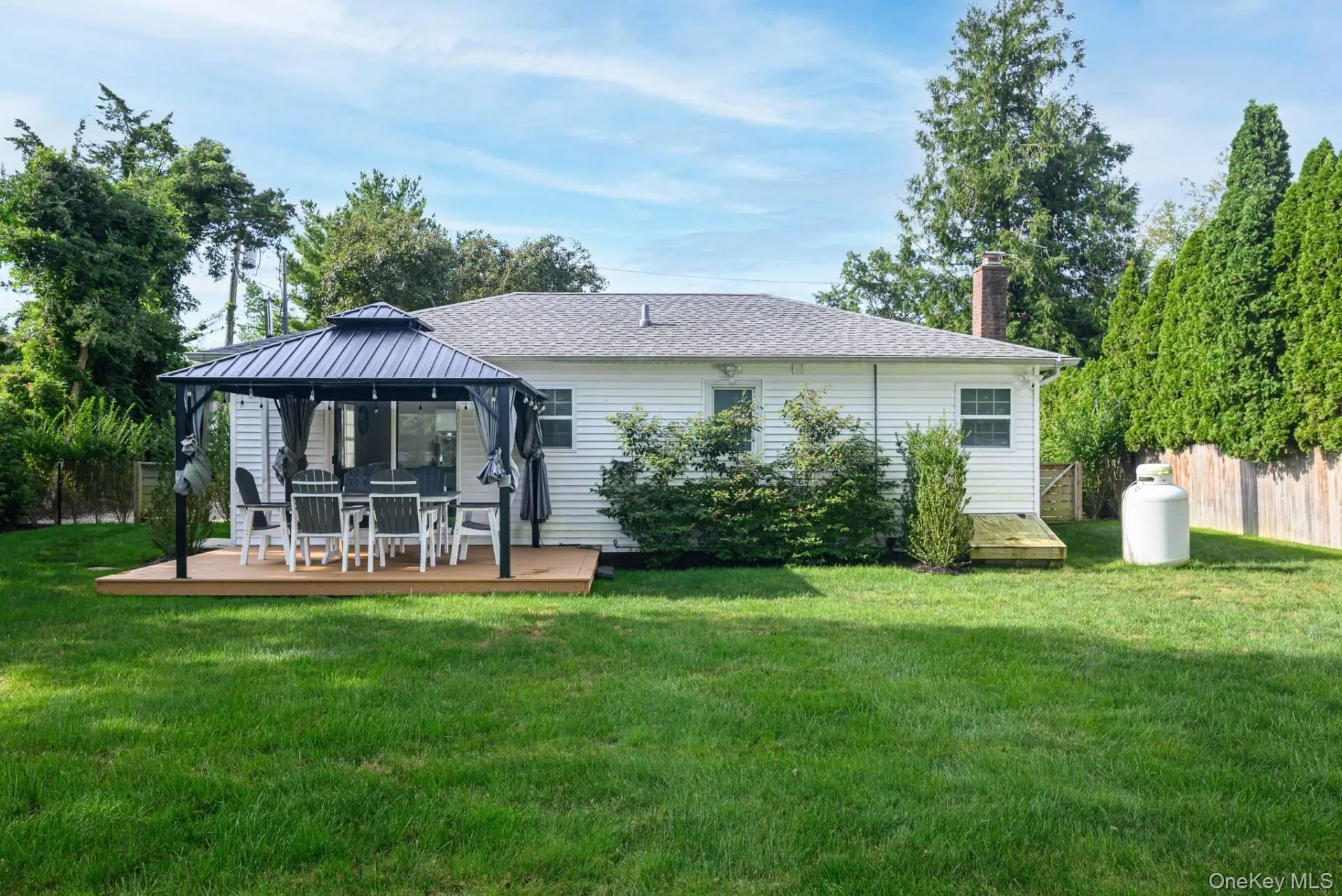 4 Southwind Road, Southampton, NY, 2 Bedroom Bedrooms, 4 Room Rooms,2 BathroomBathrooms,Residential Lease,For Rent,Southwind,0,1058071 4 Southwind Road, Southampton, NY, 2 Bedroom Bedrooms, 4 Room Rooms,2 BathroomBathrooms,Residential Lease,For Rent,Southwind,0,1058071