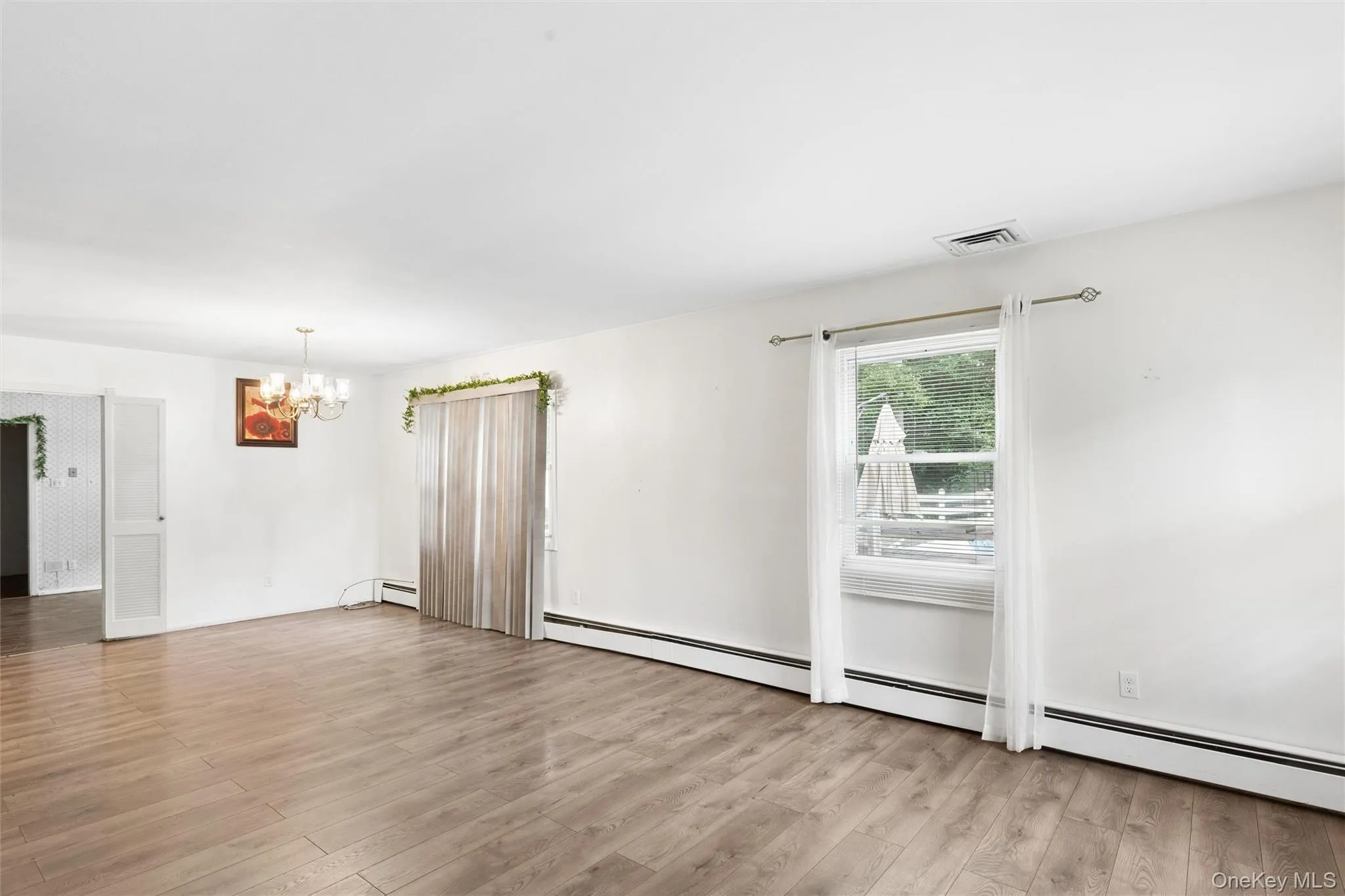 19 Wintergreen Drive, Brookhaven, NY, 3 Bedrooms Bedrooms, 7 Rooms Rooms,2 BathroomsBathrooms,Residential,For Rent,Wintergreen,0,1058074 19 Wintergreen Drive, Brookhaven, NY, 3 Bedrooms Bedrooms, 7 Rooms Rooms,2 BathroomsBathrooms,Residential,For Rent,Wintergreen,0,1058074