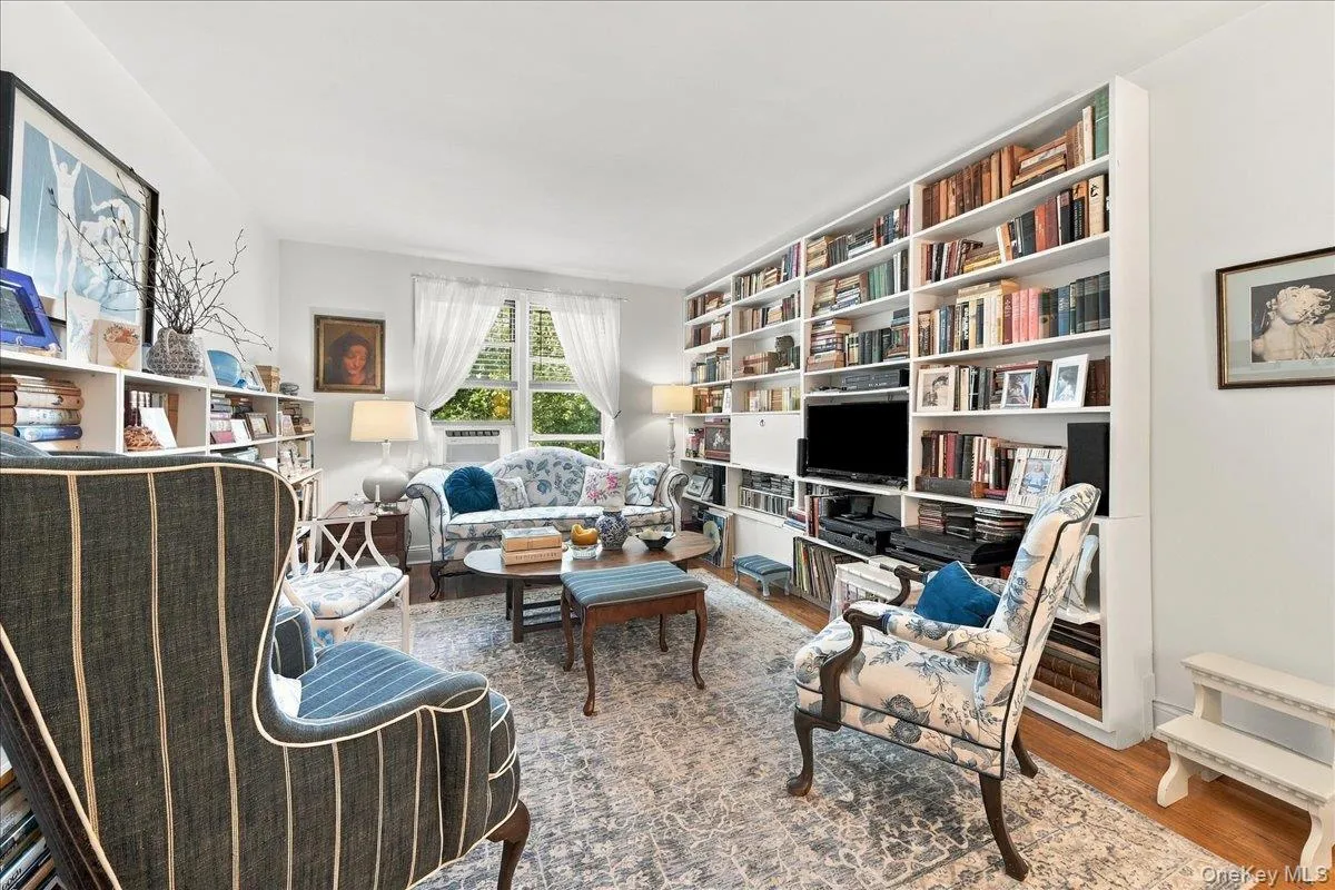 Enjoy your favorite book here Enjoy your favorite book here
