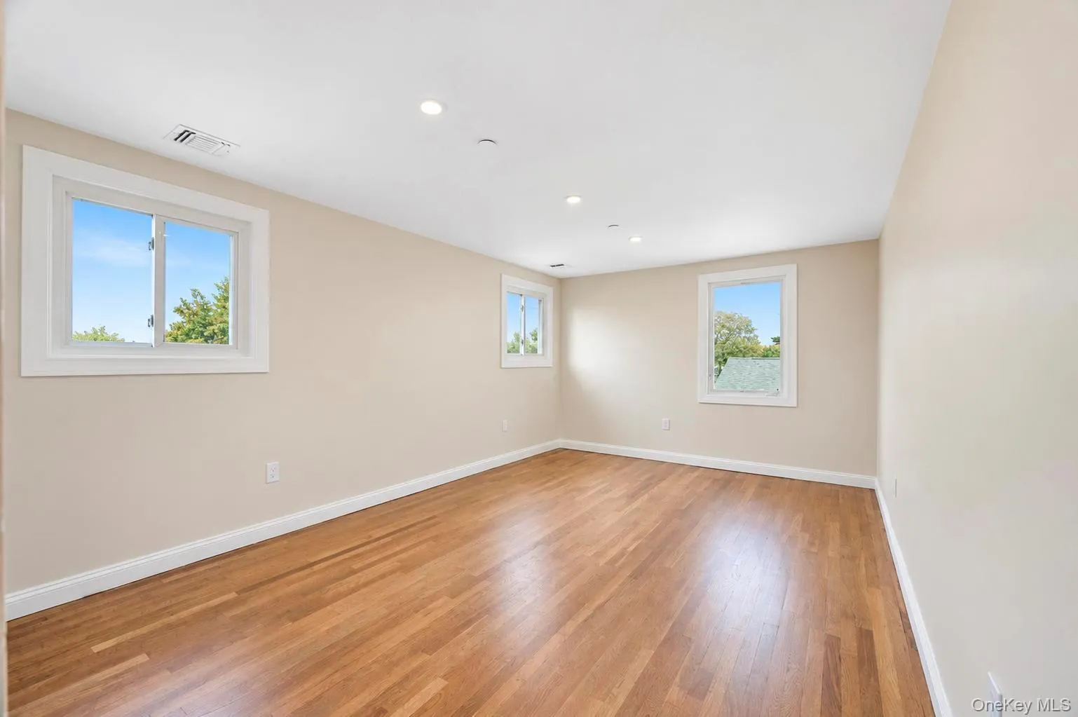 68 Ann Drive, Hempstead, NY, 4 Bedrooms Bedrooms, 7 Rooms Rooms,3 BathroomsBathrooms,Residential,For Rent,Ann,0,1058083 68 Ann Drive, Hempstead, NY, 4 Bedrooms Bedrooms, 7 Rooms Rooms,3 BathroomsBathrooms,Residential,For Rent,Ann,0,1058083