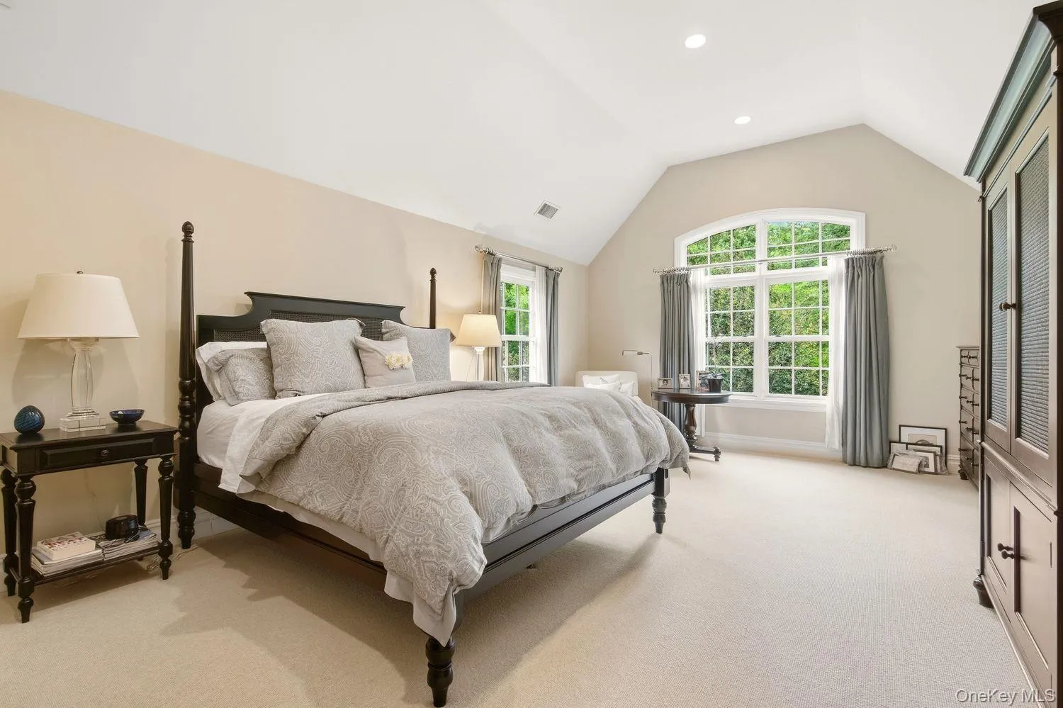 8 Fiddlers Green Drive, Huntington, NY, 4 Bedrooms Bedrooms, 11 Rooms Rooms,3 BathroomsBathrooms,Residential,For Rent,Fiddlers Green,0,1058084 8 Fiddlers Green Drive, Huntington, NY, 4 Bedrooms Bedrooms, 11 Rooms Rooms,3 BathroomsBathrooms,Residential,For Rent,Fiddlers Green,0,1058084