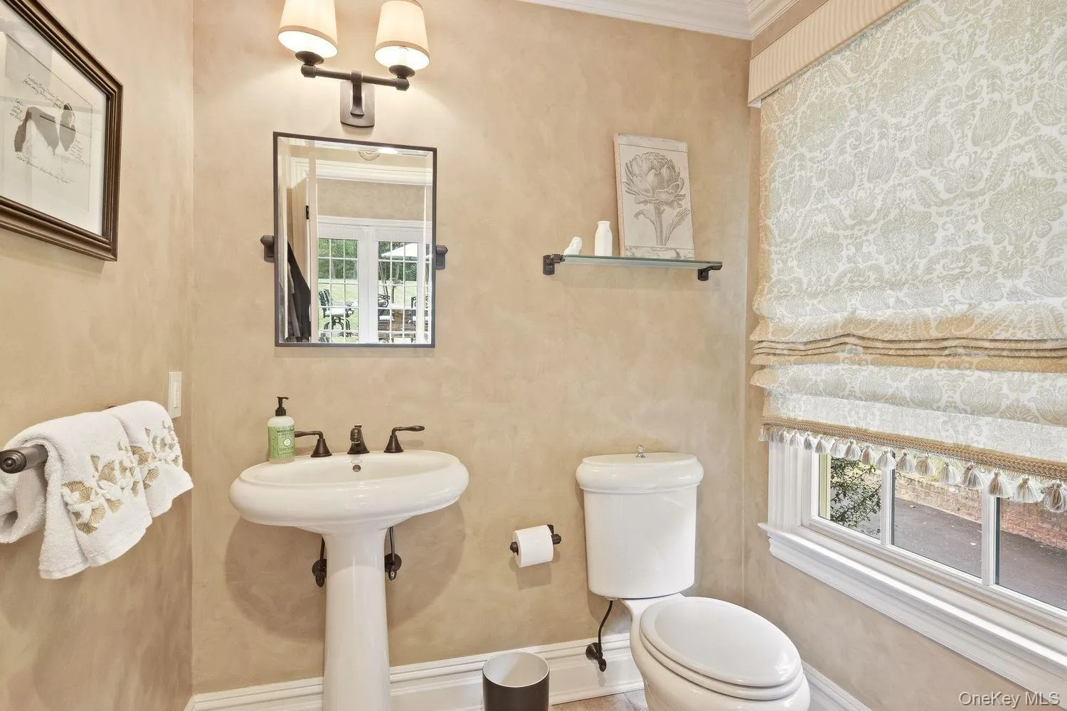 1/2 bath off kitchen 1/2 bath off kitchen