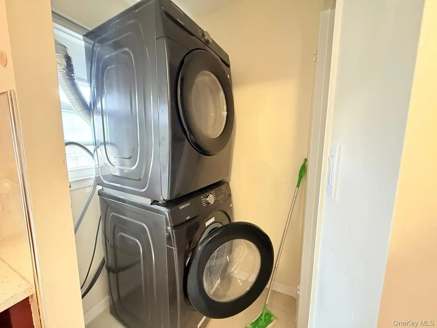 57-53 225th Street, New York, NY, 3 Bedrooms Bedrooms, 6 Rooms Rooms,2 BathroomsBathrooms,Residential Lease,For Rent,225th,0,1058088 57-53 225th Street, New York, NY, 3 Bedrooms Bedrooms, 6 Rooms Rooms,2 BathroomsBathrooms,Residential Lease,For Rent,225th,0,1058088