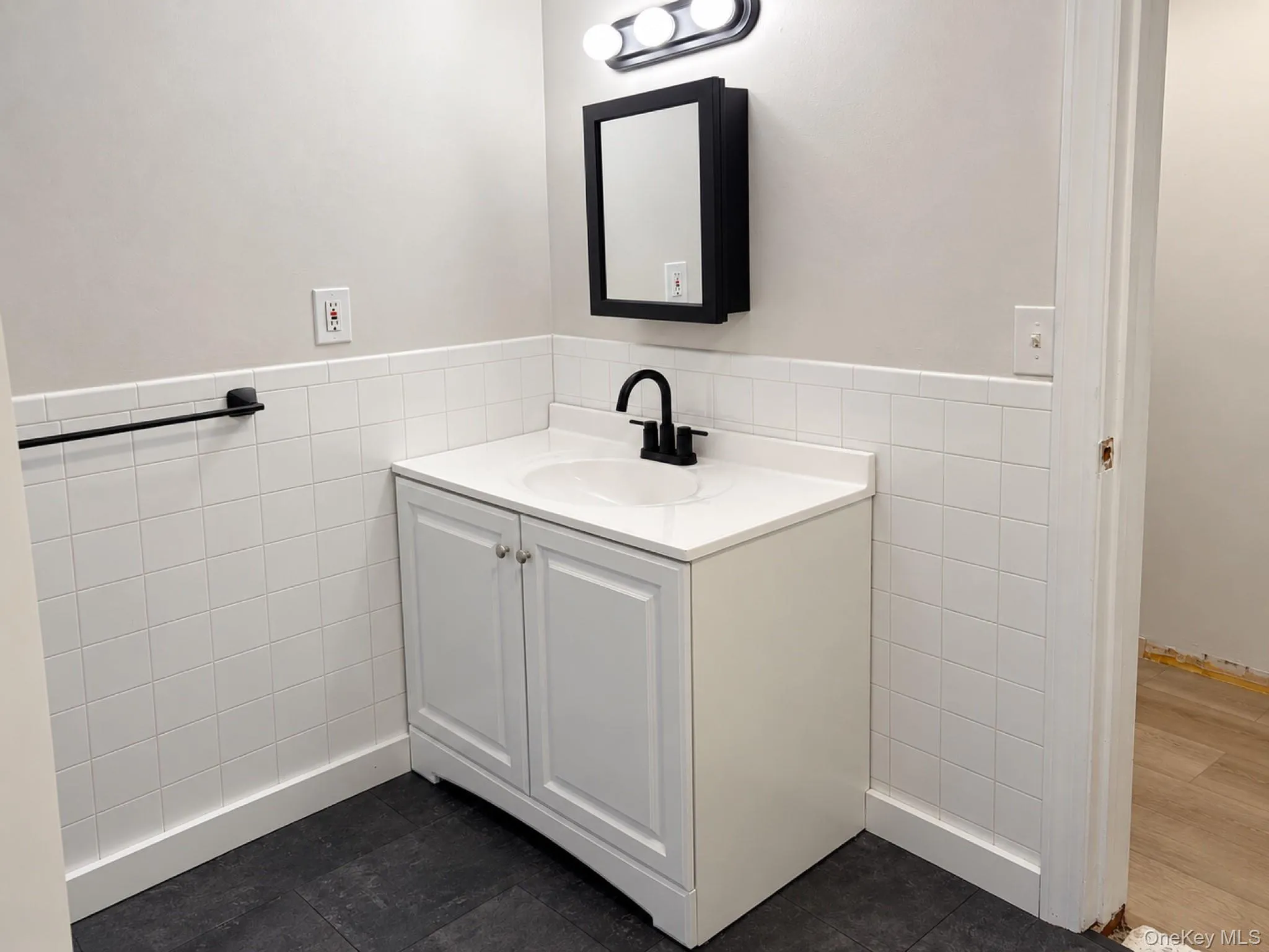 31 Willoughby Place, Islip, NY, 2 Bedroom Bedrooms, 4 Room Rooms,1 BathroomBathrooms,Residential Lease,For Rent,Willoughby,0,1058093 31 Willoughby Place, Islip, NY, 2 Bedroom Bedrooms, 4 Room Rooms,1 BathroomBathrooms,Residential Lease,For Rent,Willoughby,0,1058093